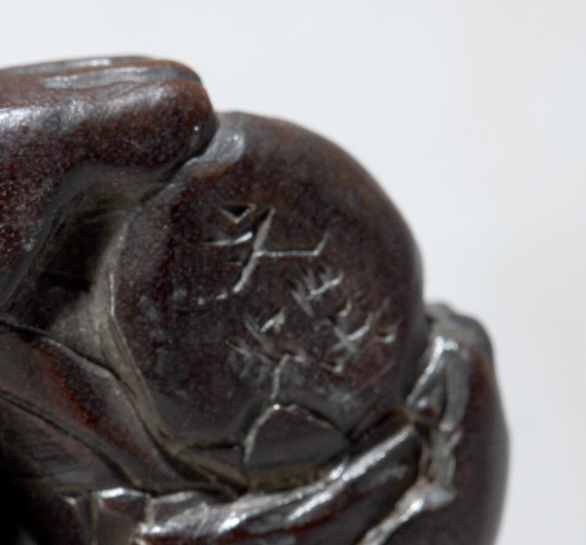 A 19th century Japanese netsuke from Meiji period. Signed - Image 7 of 7