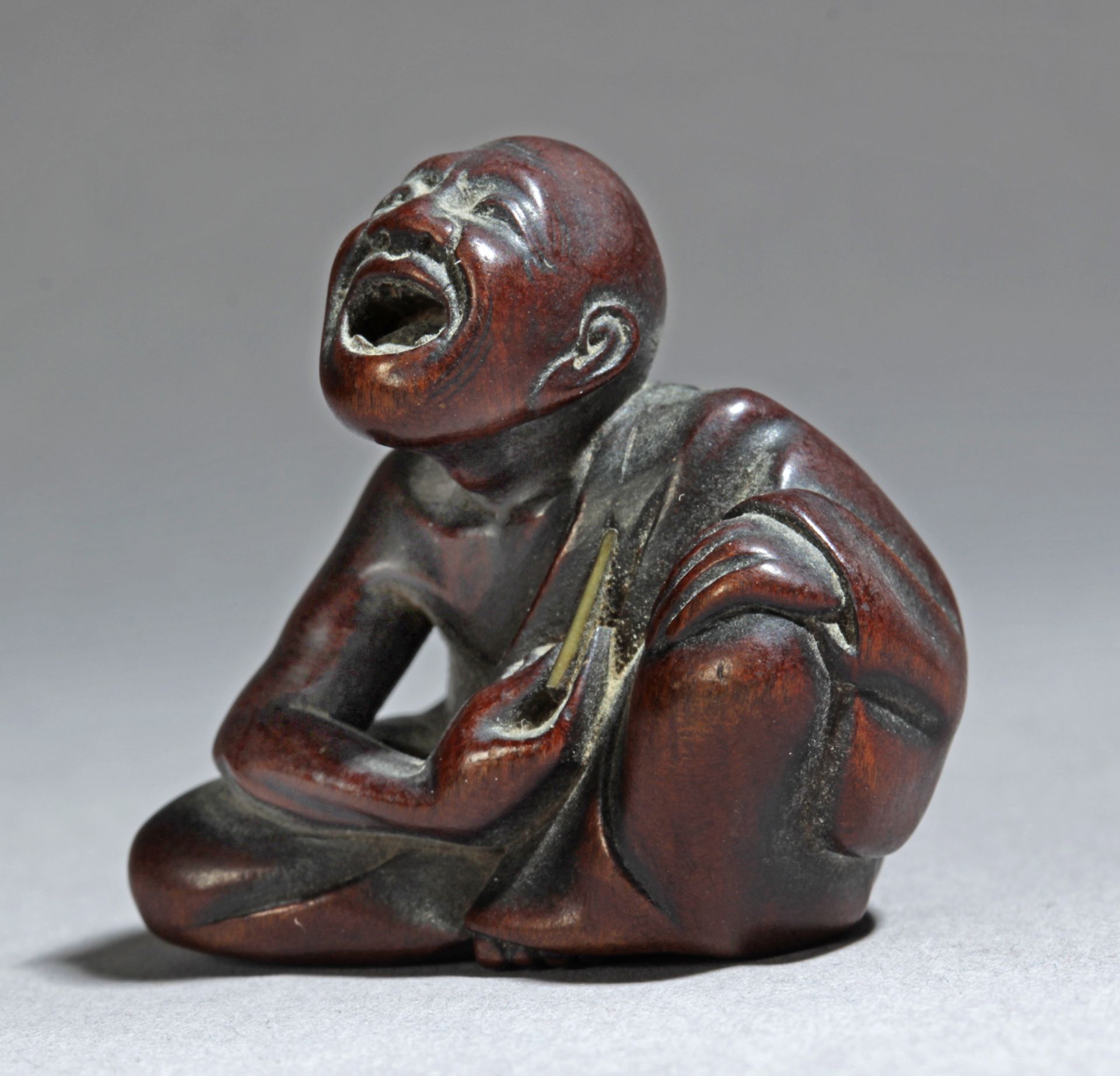 A 19th century Japanese netsuke from Meiji period. Signed Hokei - Bild 3 aus 7