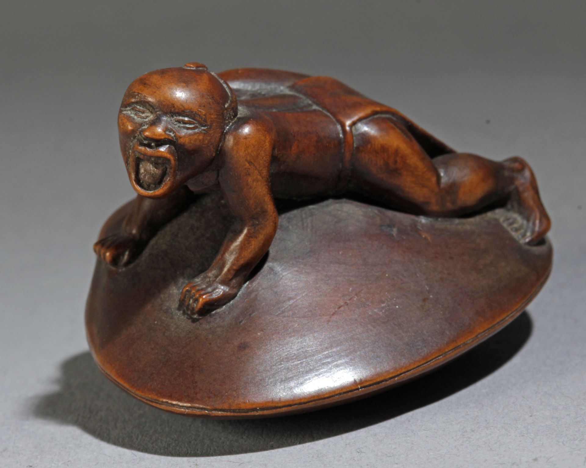 A mid 19th century Japanese netsuke from Meiji period - Image 2 of 7