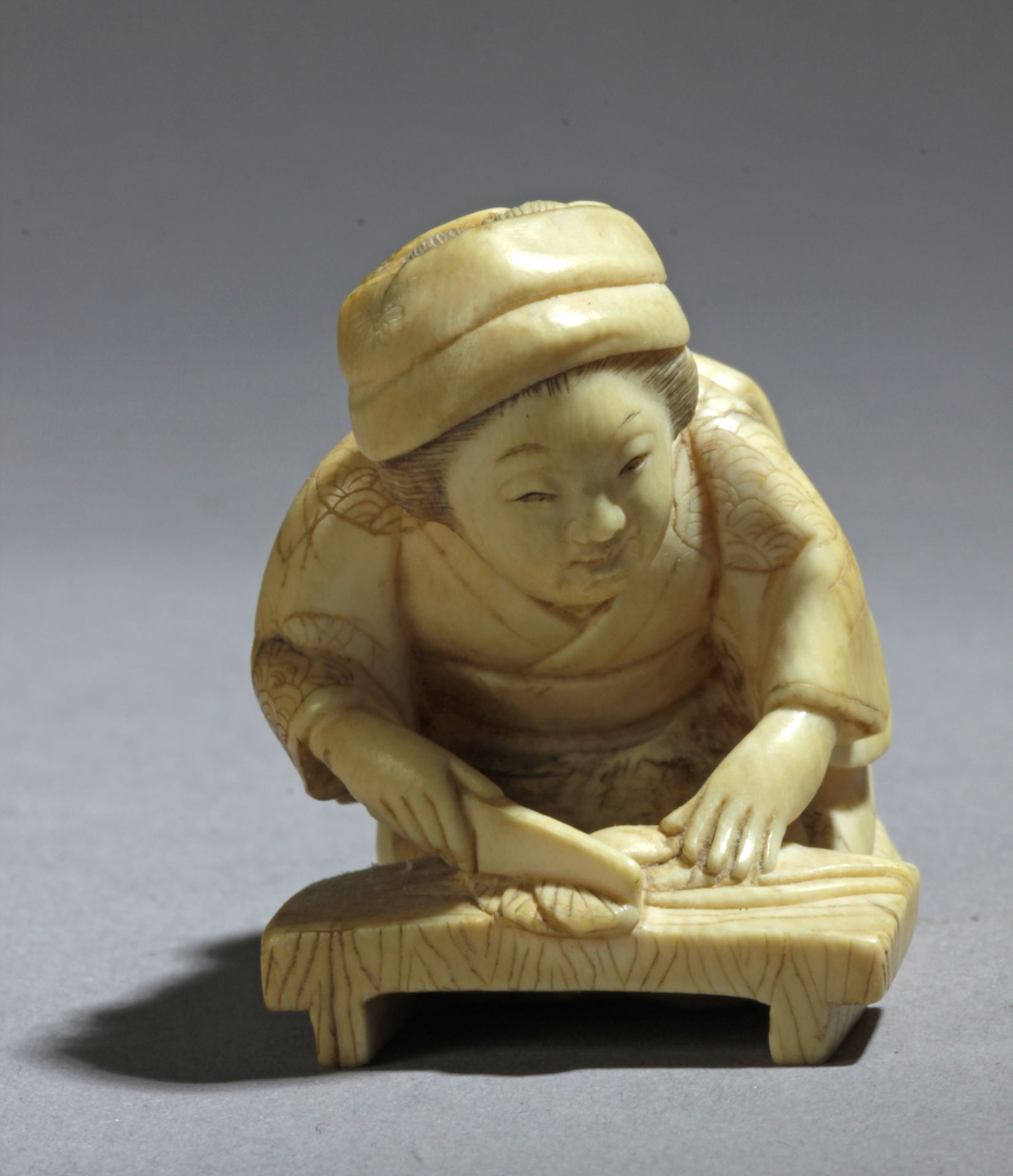 A Japanese netsuke circa 1860-1890 from Meiji period - Bild 2 aus 6