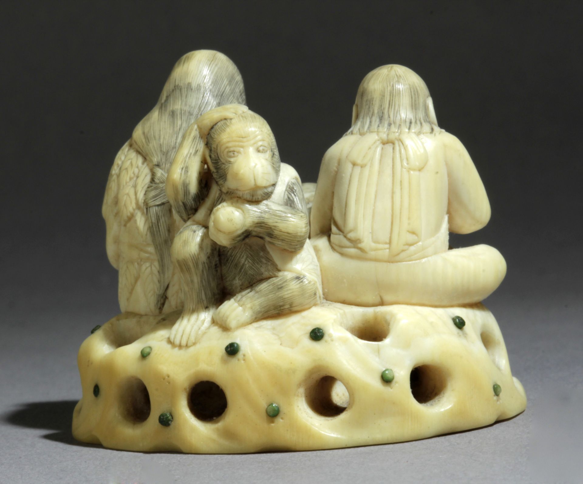 A Japanese netsuke-okimono circa 1860-1880 from Meiji period. Signed Ono Kiyomitsu - Bild 5 aus 6