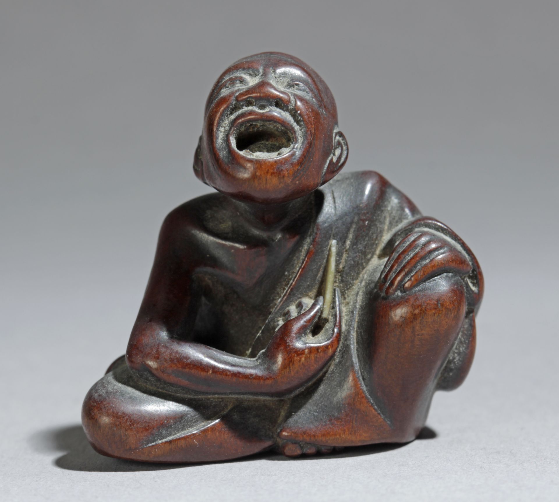 A 19th century Japanese netsuke from Meiji period. Signed Hokei - Image 2 of 7