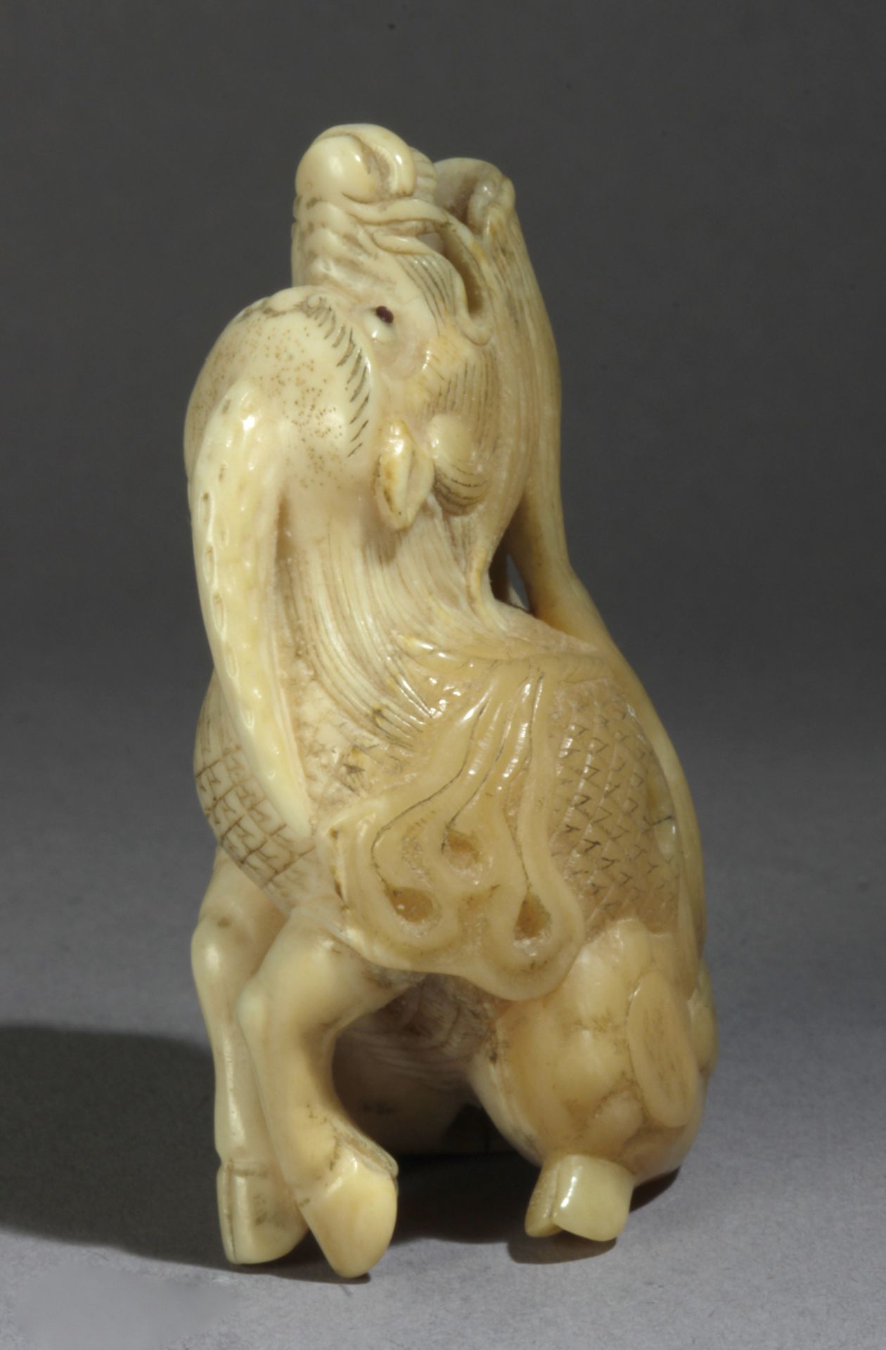 A Japanese netsuke circa 1800 from Edo period - Bild 3 aus 7