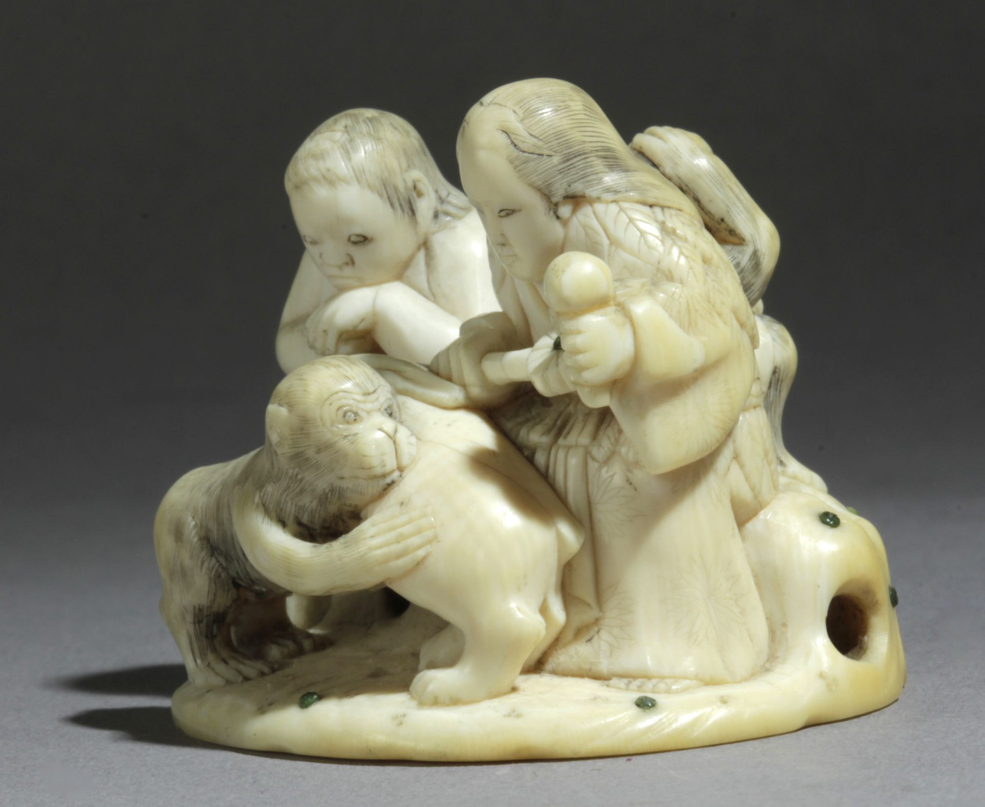 A Japanese netsuke-okimono circa 1860-1880 from Meiji period. Signed Ono Kiyomitsu - Bild 3 aus 6