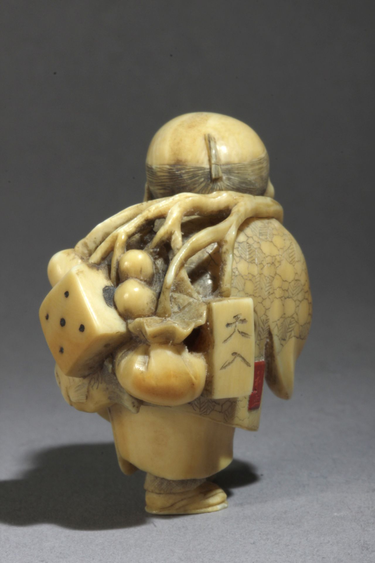 A Japanese netsuke circa 1850-1875 from Meiji period - Bild 3 aus 5