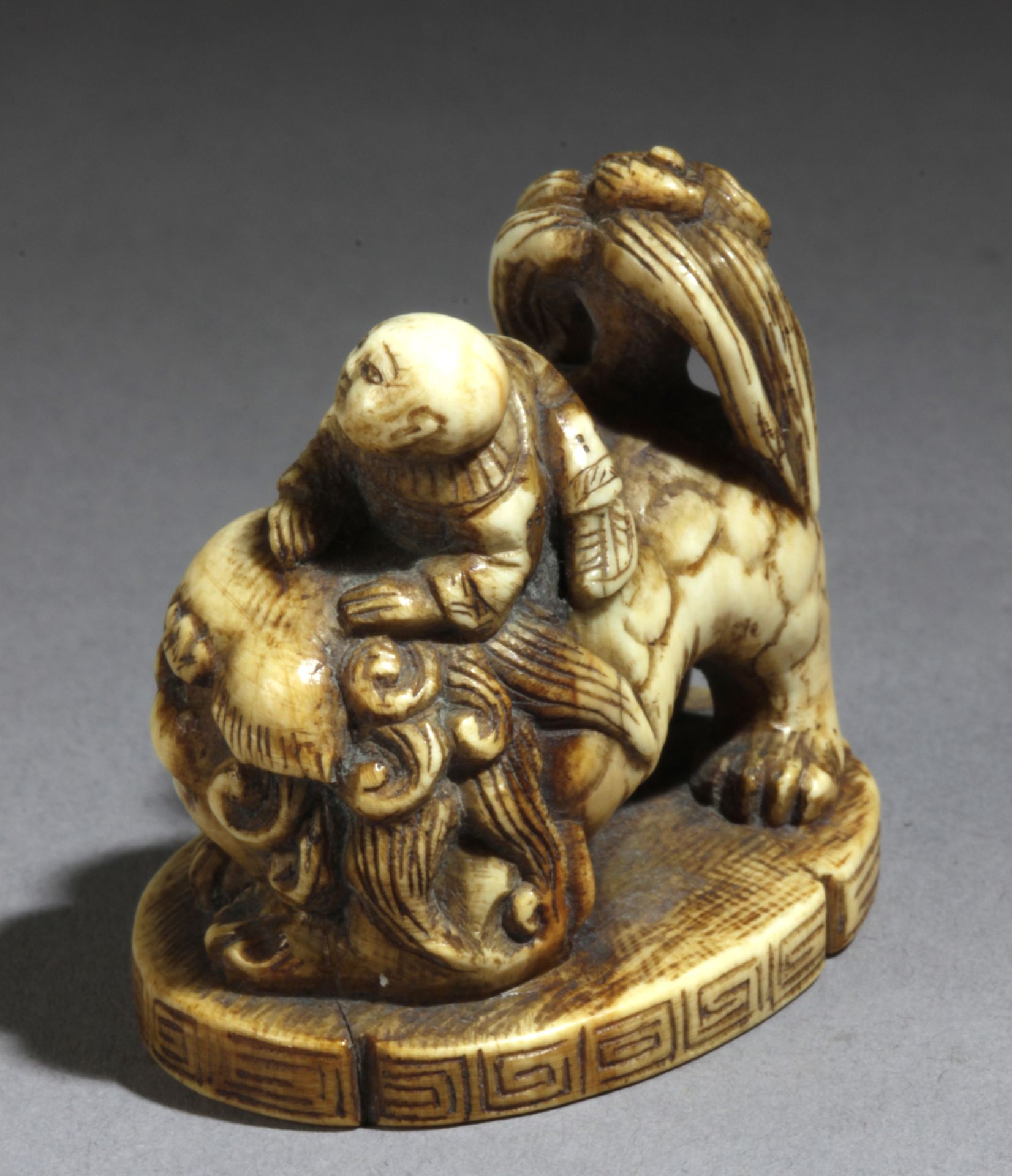 A mid 18th century Japanese netsuke from Edo period - Bild 3 aus 7