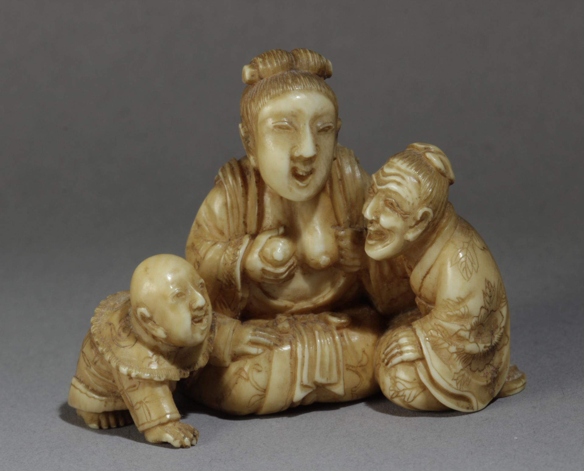 A late 19th century Japanese netsuke from Meiji period. Signed Masaharu - Bild 2 aus 7