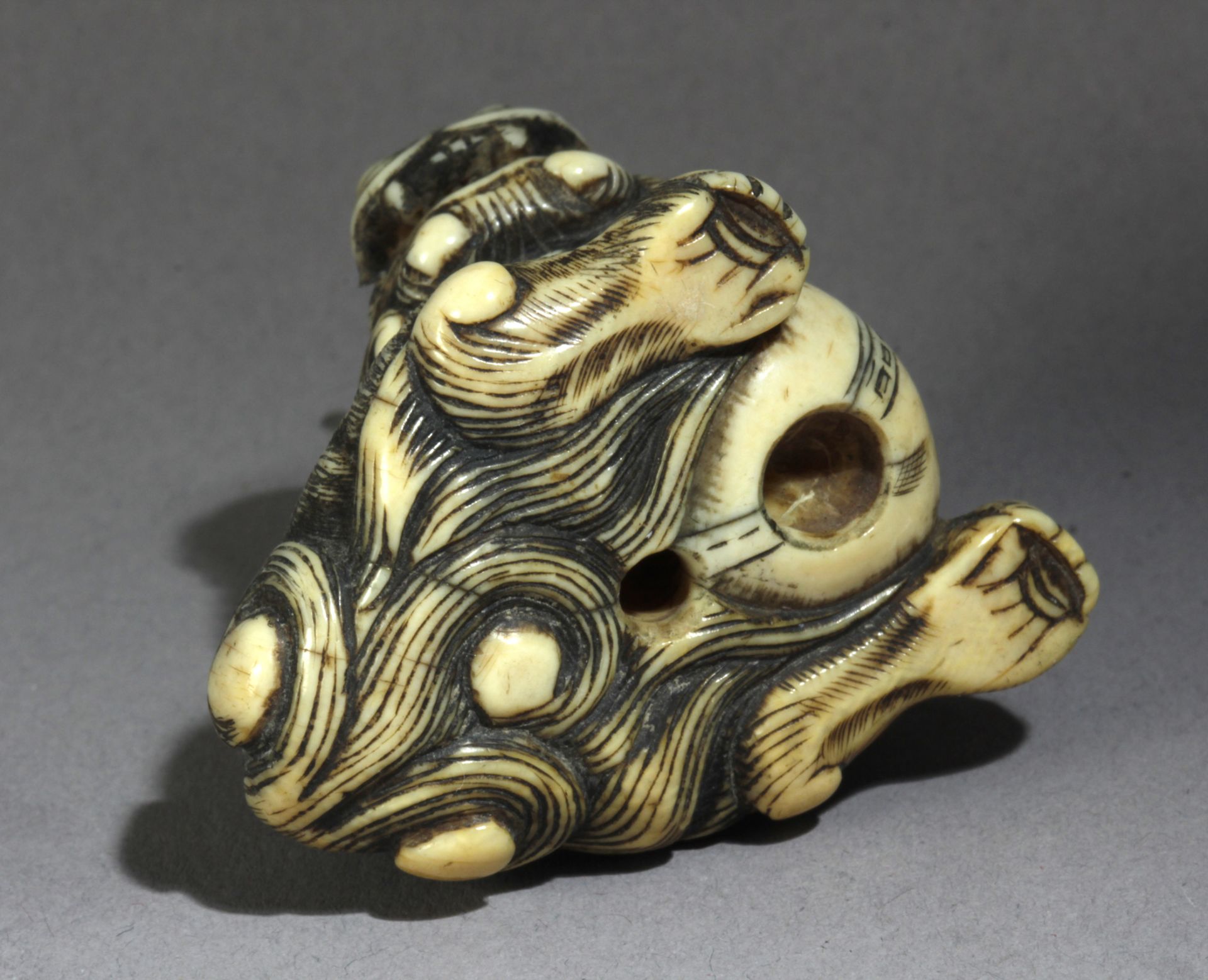 A Japanese netsuke circa 1800 from Edo period - Bild 6 aus 6