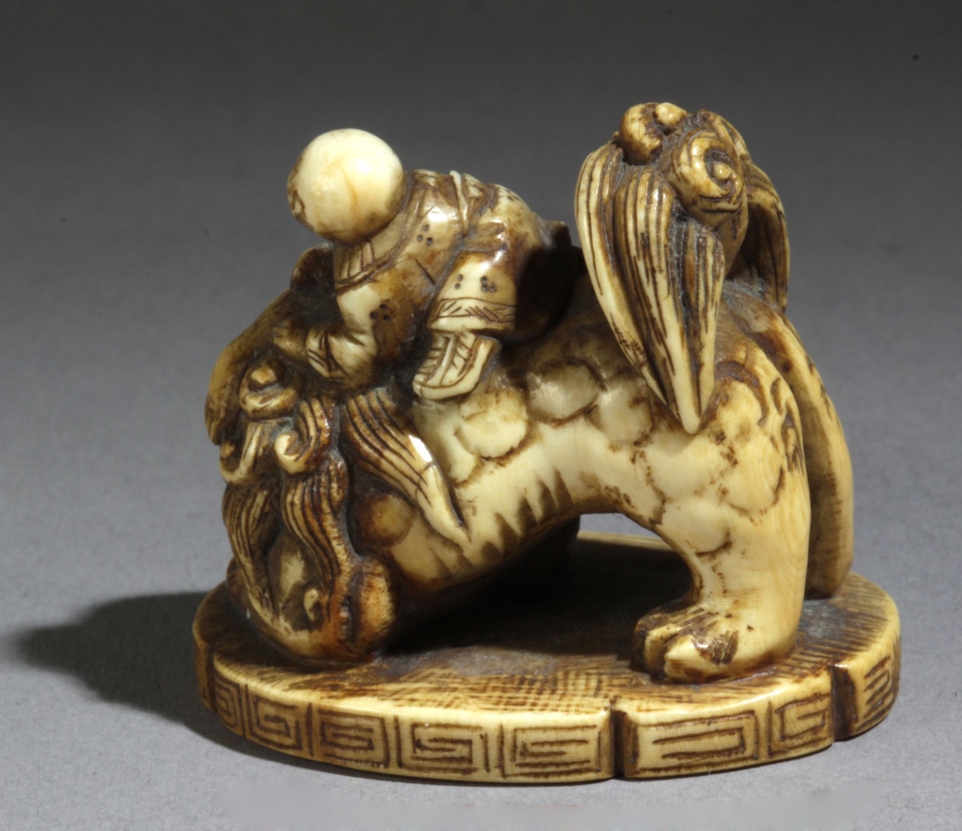 A mid 18th century Japanese netsuke from Edo period - Bild 4 aus 7