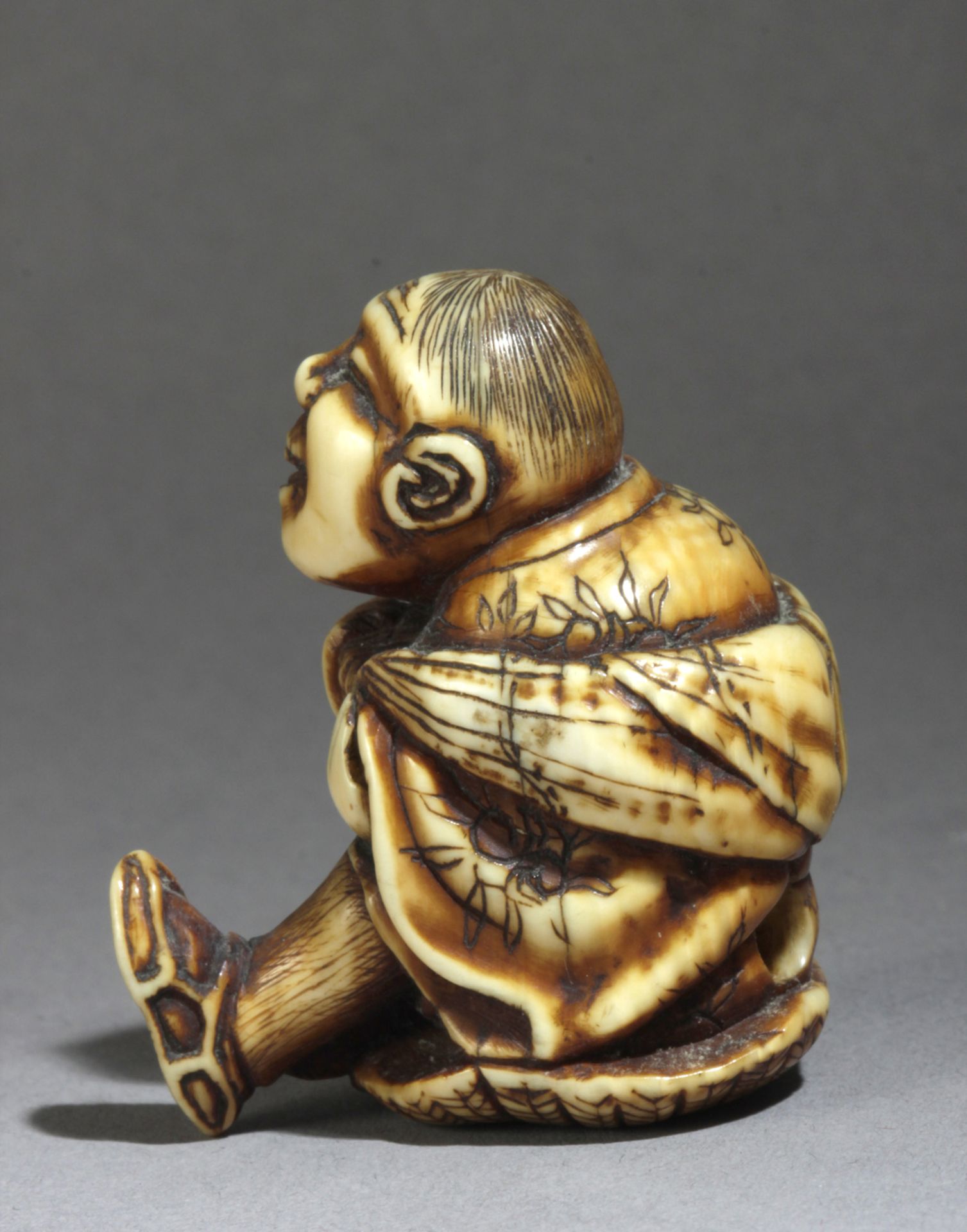 A mid 19th century netsuke from Meiji period - Bild 3 aus 5