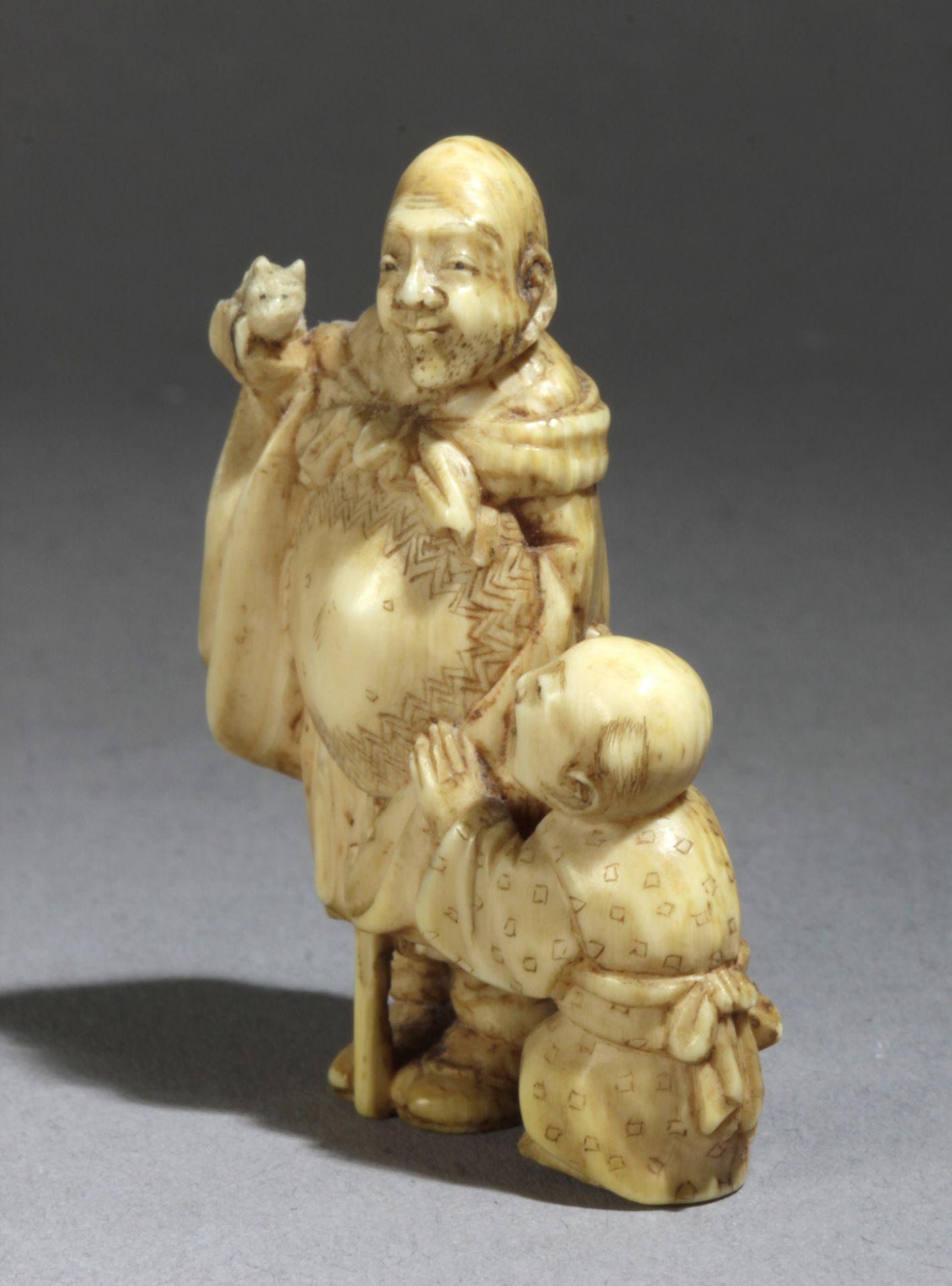 A 19th century Japanese netsuke - Bild 2 aus 7