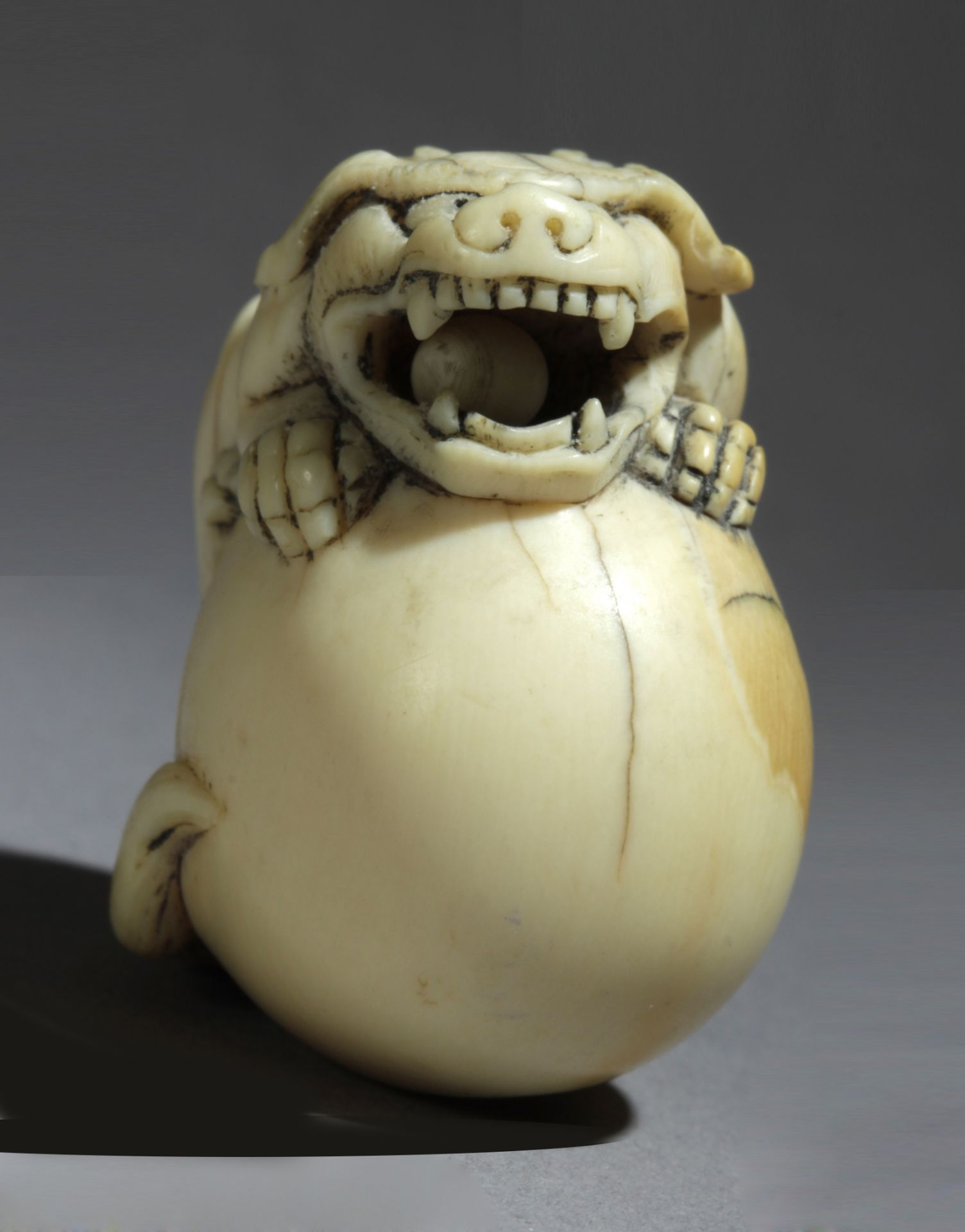 A late 18th century Japanese netsuke from Edo period. Signed Seirin - Bild 6 aus 8