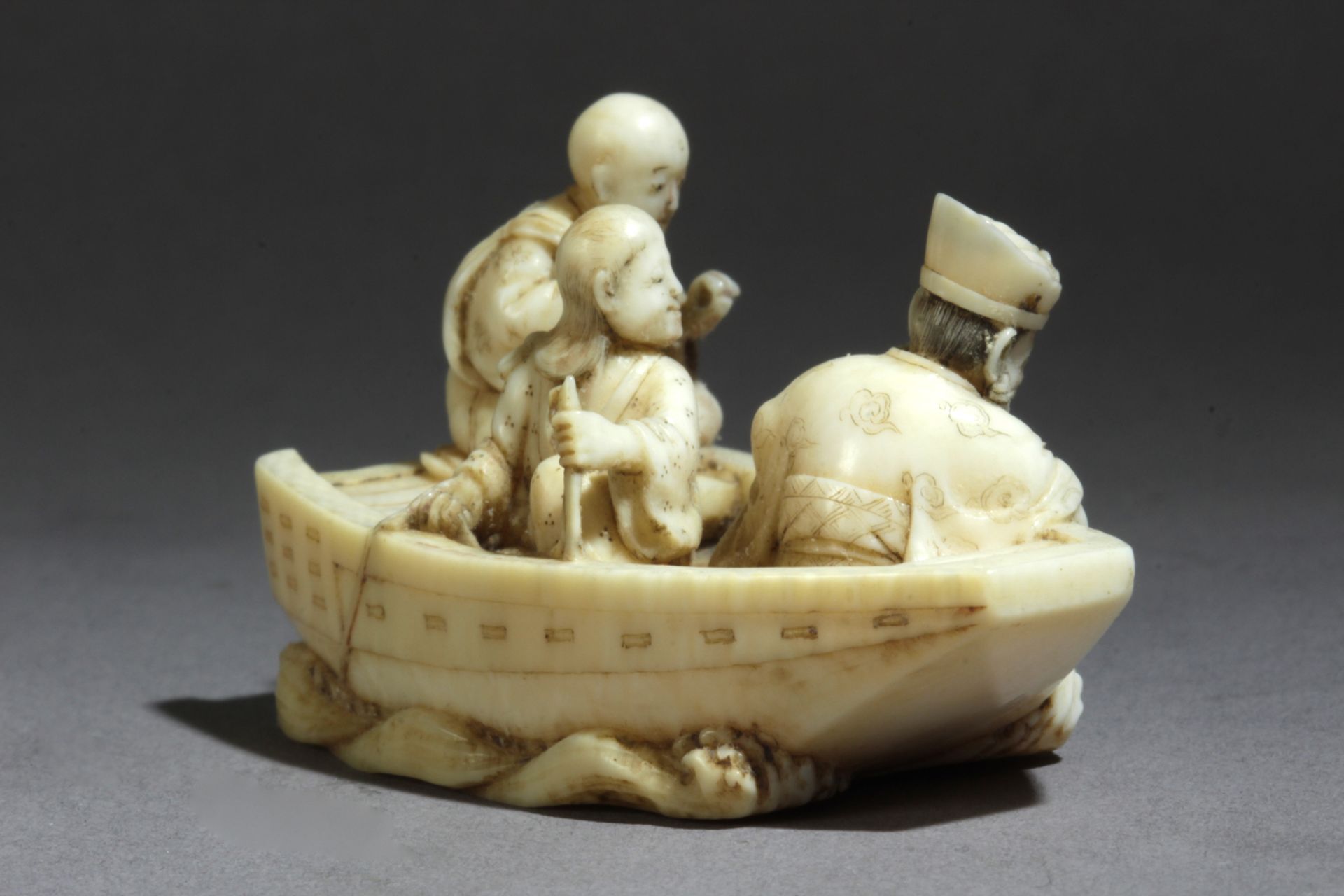 A Japanese netsuke circa 1860-1880 from Meiji period. Signed Yuzan - Image 3 of 7