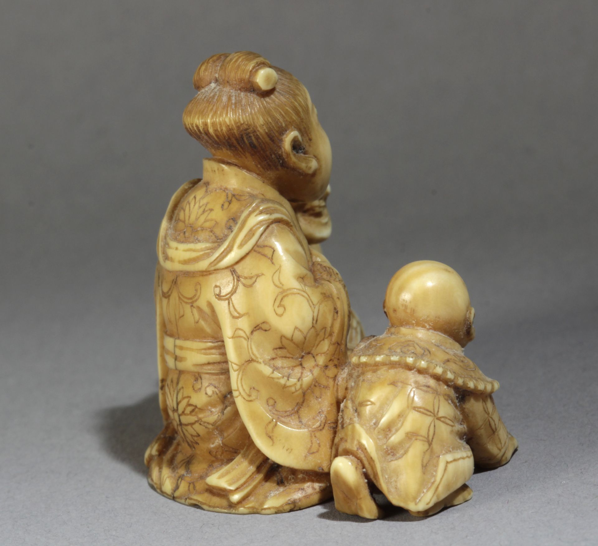 A late 19th century Japanese netsuke from Meiji period. Signed Masaharu - Image 5 of 7