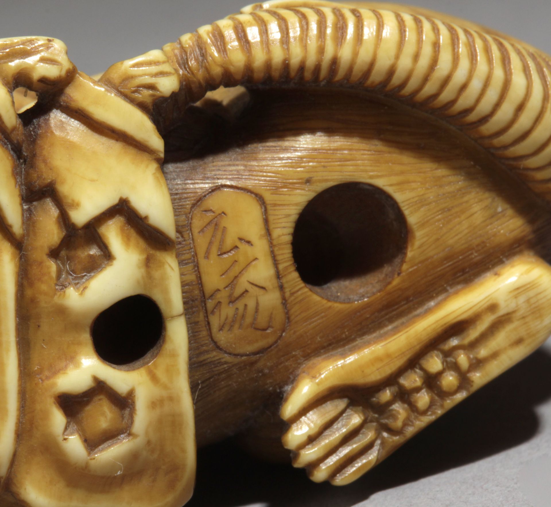 A 19th century Japanese netsuke from Meiji period. Signed Kosai - Image 6 of 6