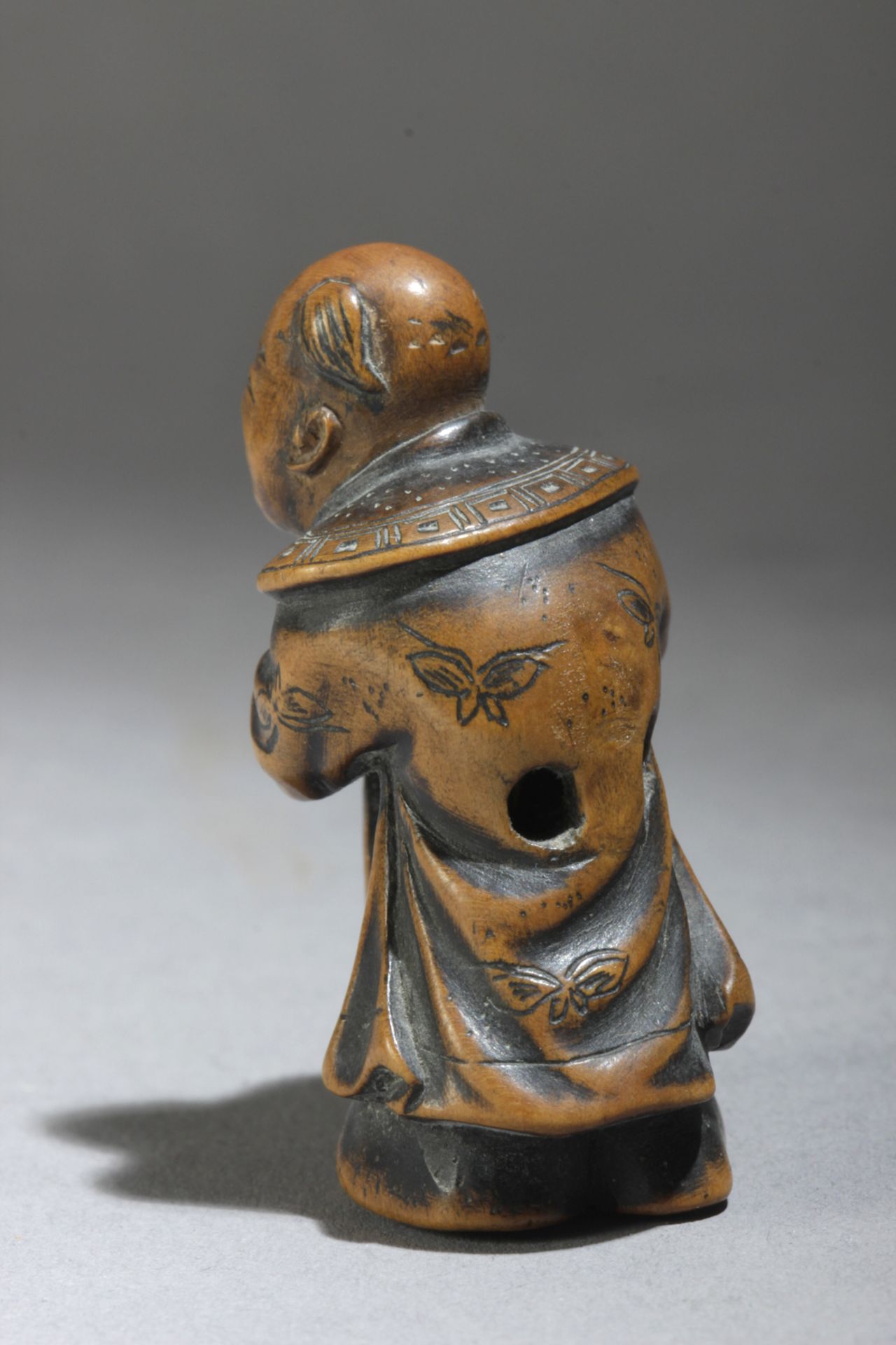 A 19th century Japanese netsuke from Edo period. Signed Tomochika? - Image 10 of 10