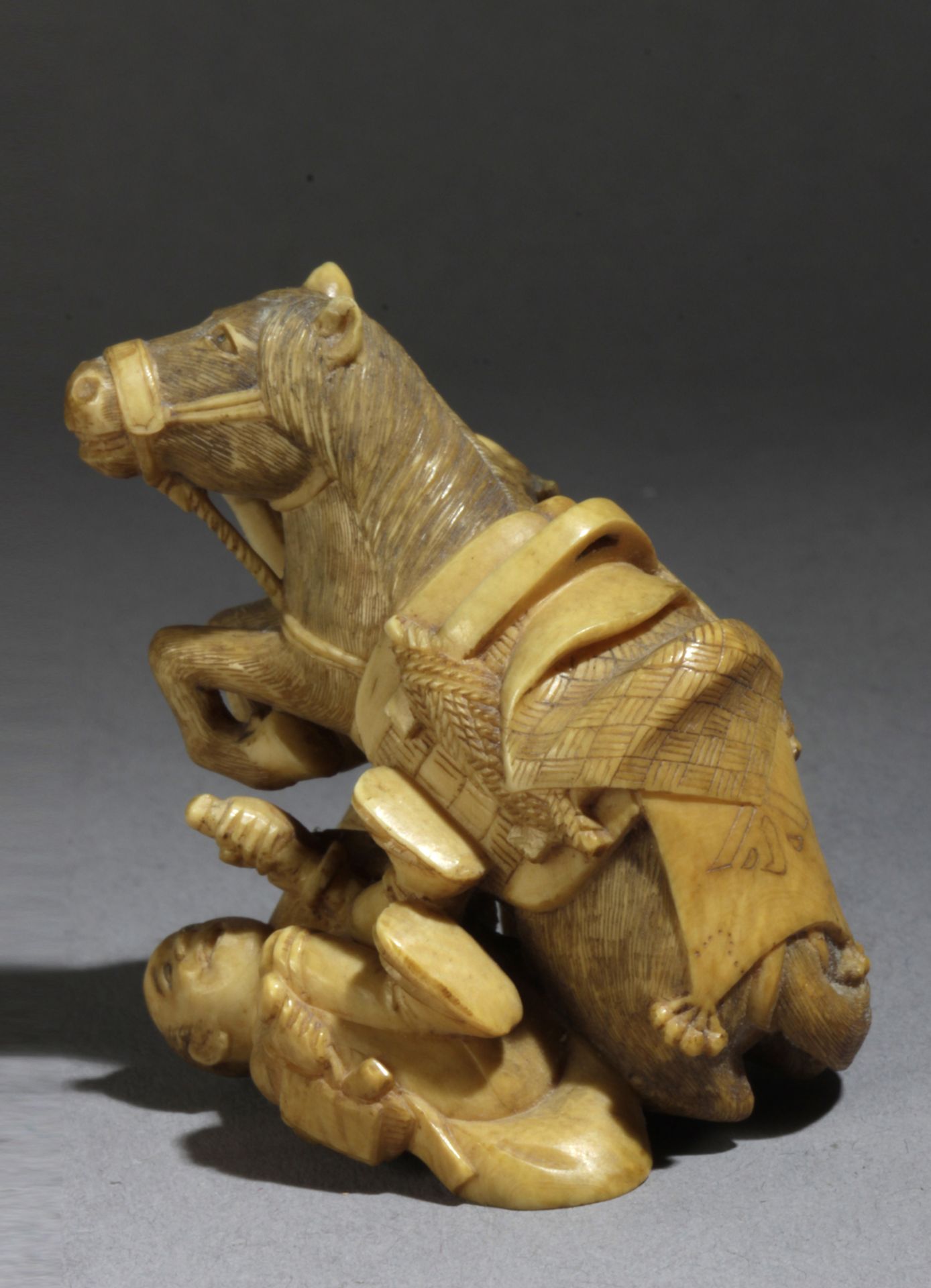 A late 19th century Japanese netsuke from Meiji period. Signed Onoryo - Image 3 of 8