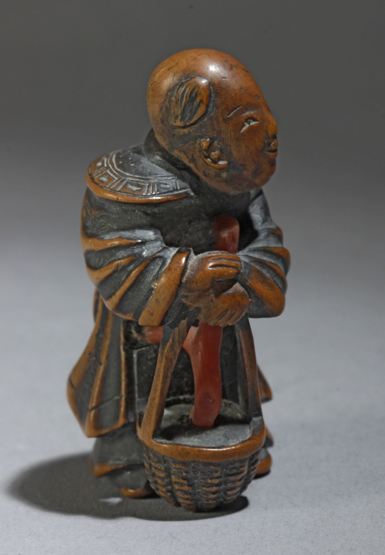 A 19th century Japanese netsuke from Edo period. Signed Tomochika? - Image 8 of 10