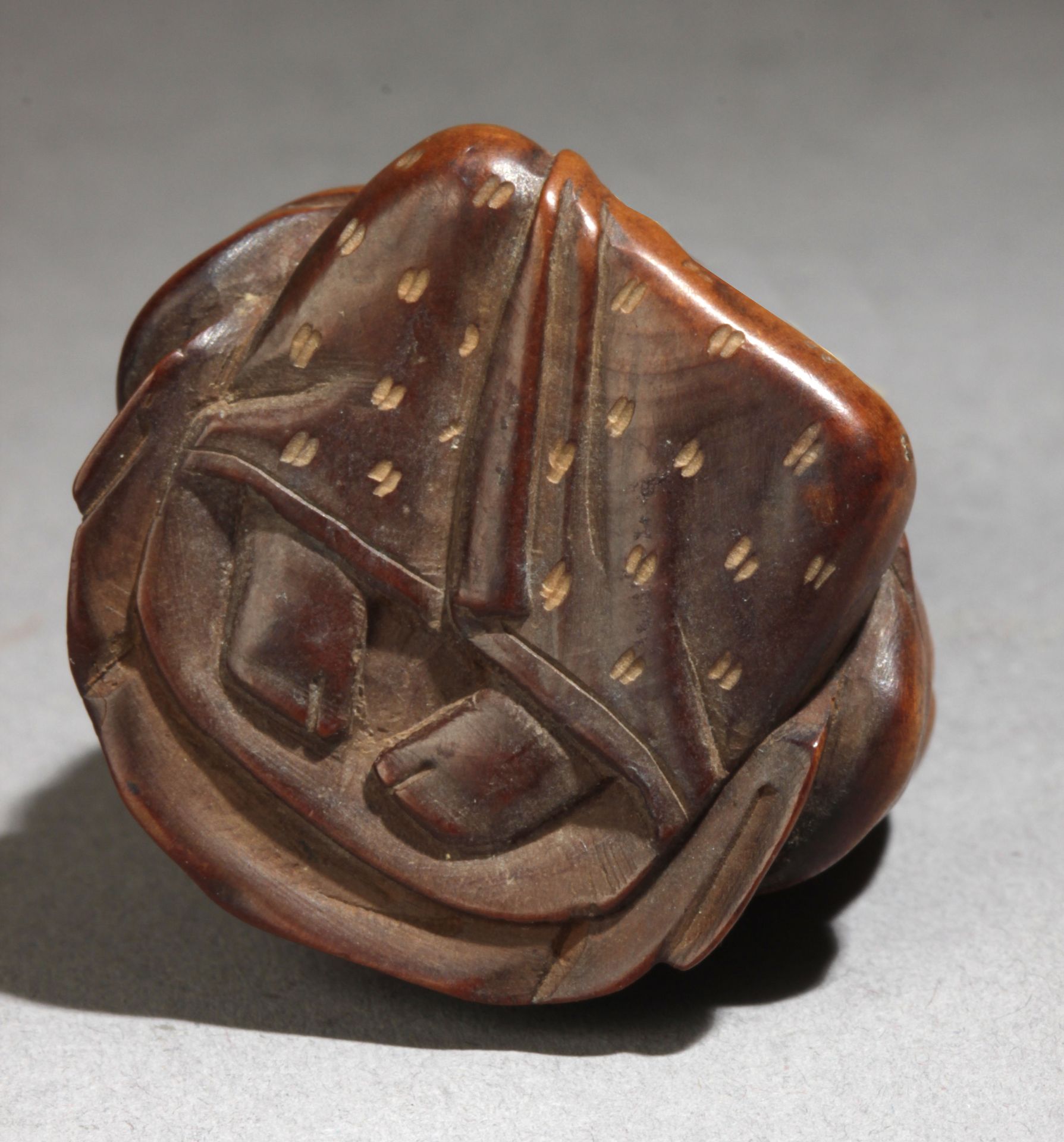 A 19th century Japanese netsuke from Meiji period - Image 7 of 7