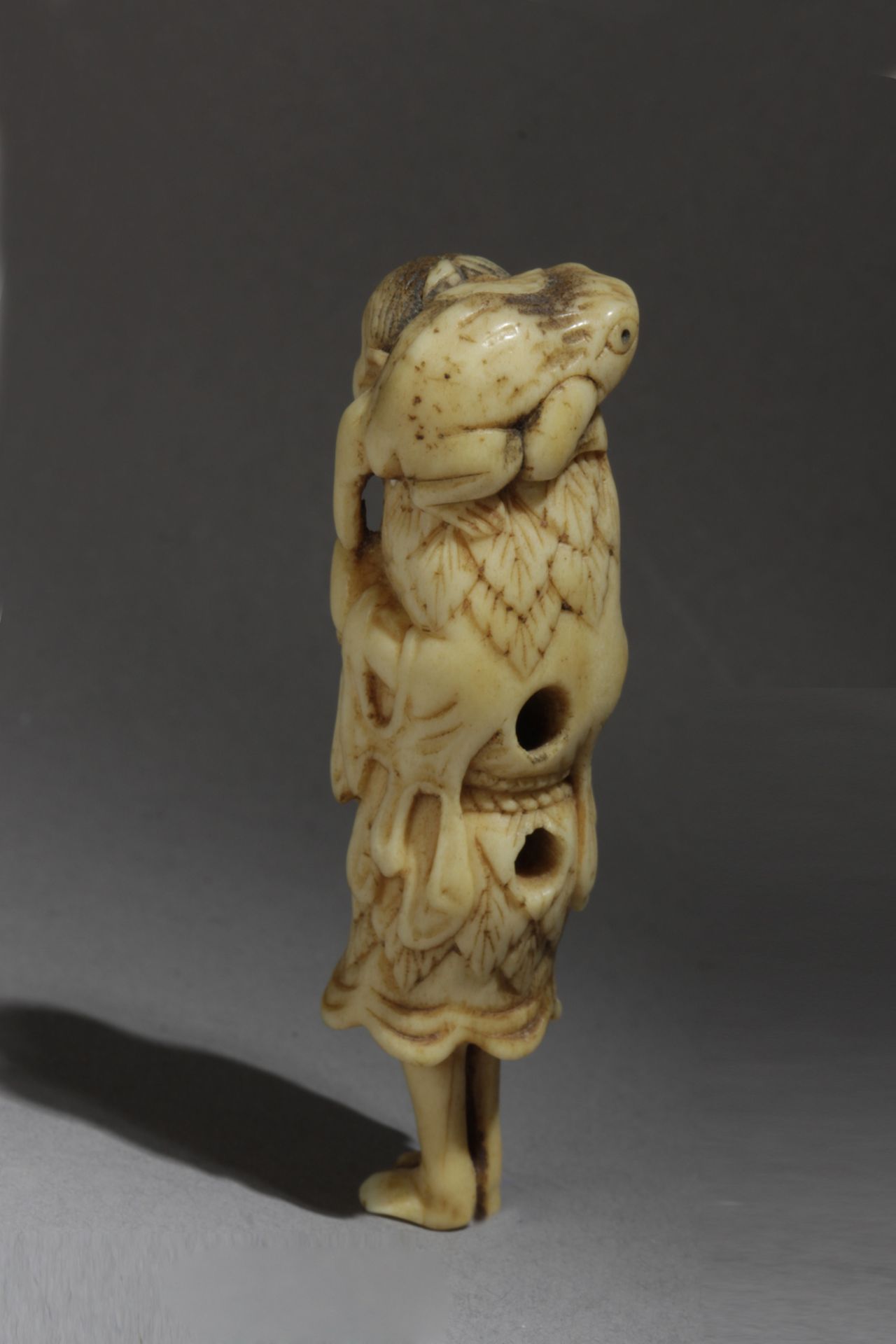 An early 19th century Japanese netsuke from Edo period - Bild 3 aus 6