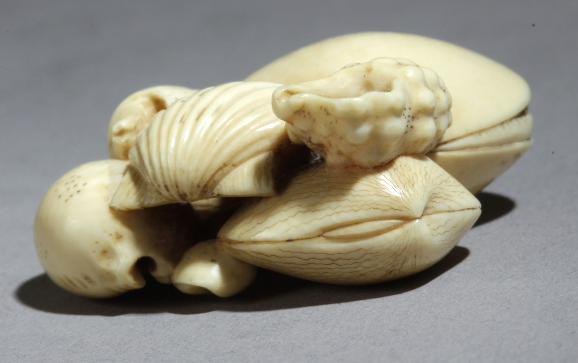 A 19th century Japanese netsuke from Meiji period. Signed Mokazu - Image 5 of 7