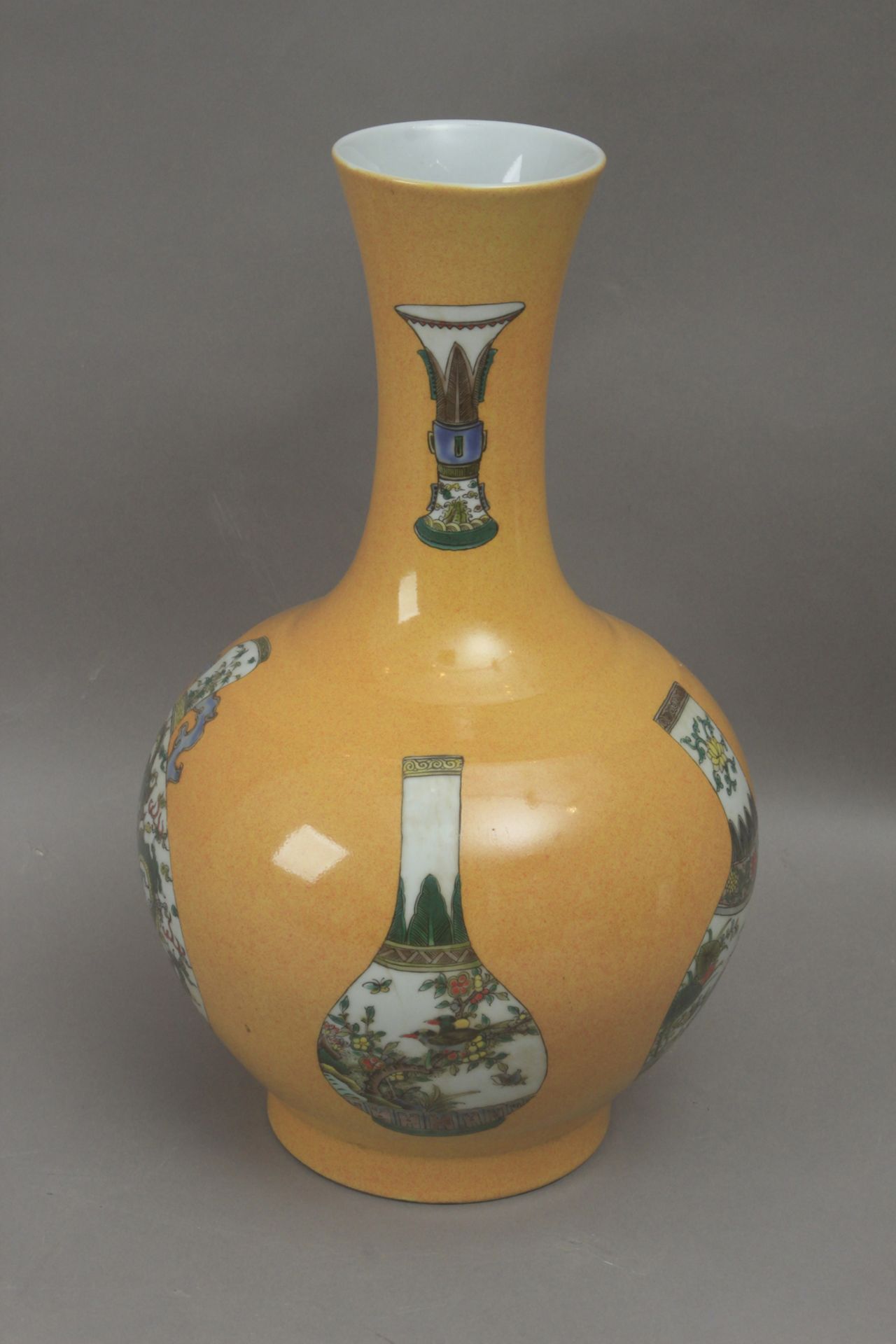A 20th century Chinese tianqiuping vase - Image 2 of 3