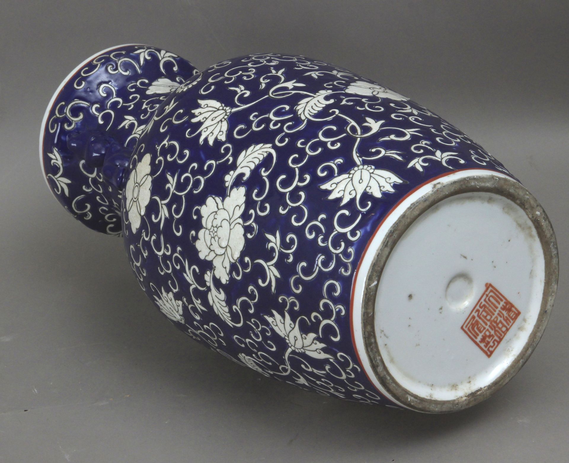 A 20th century Chinese vase - Image 3 of 3