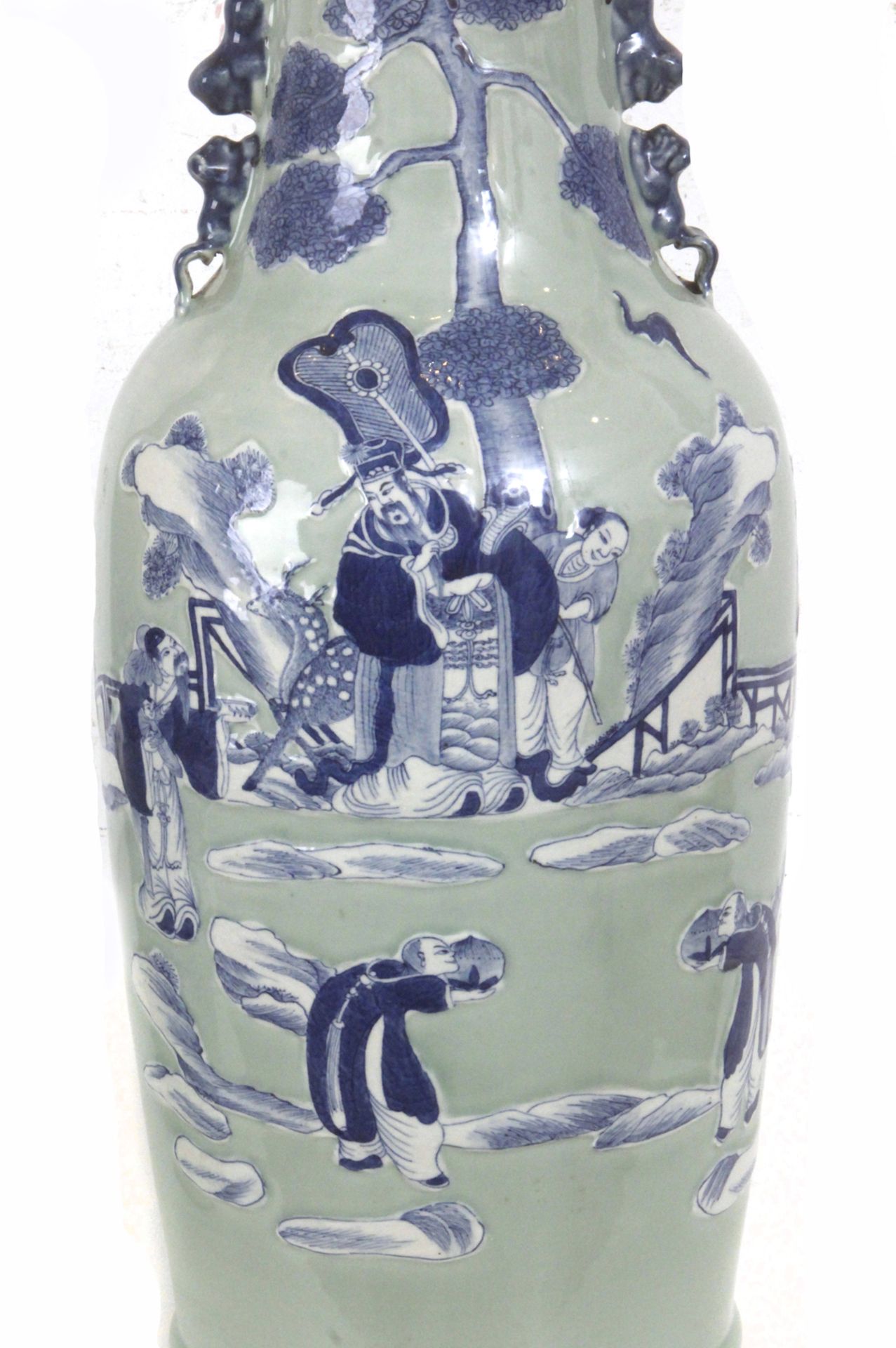 A pair of early 20th century Chinese vases from Qing dynasty - Image 3 of 9