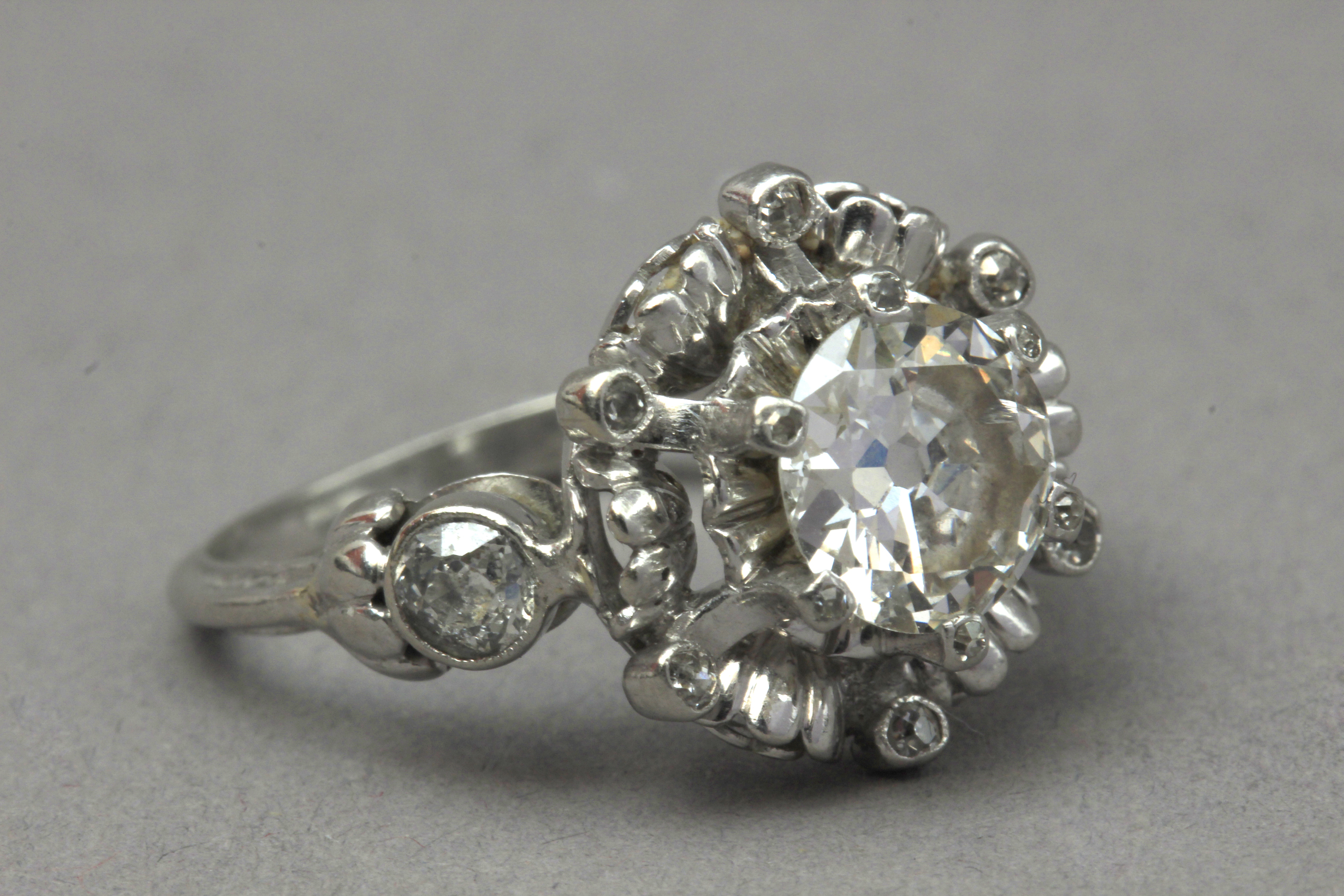 A first half of 20th century 1,75 ct. aprox. Old European cut diamond solitaire ring