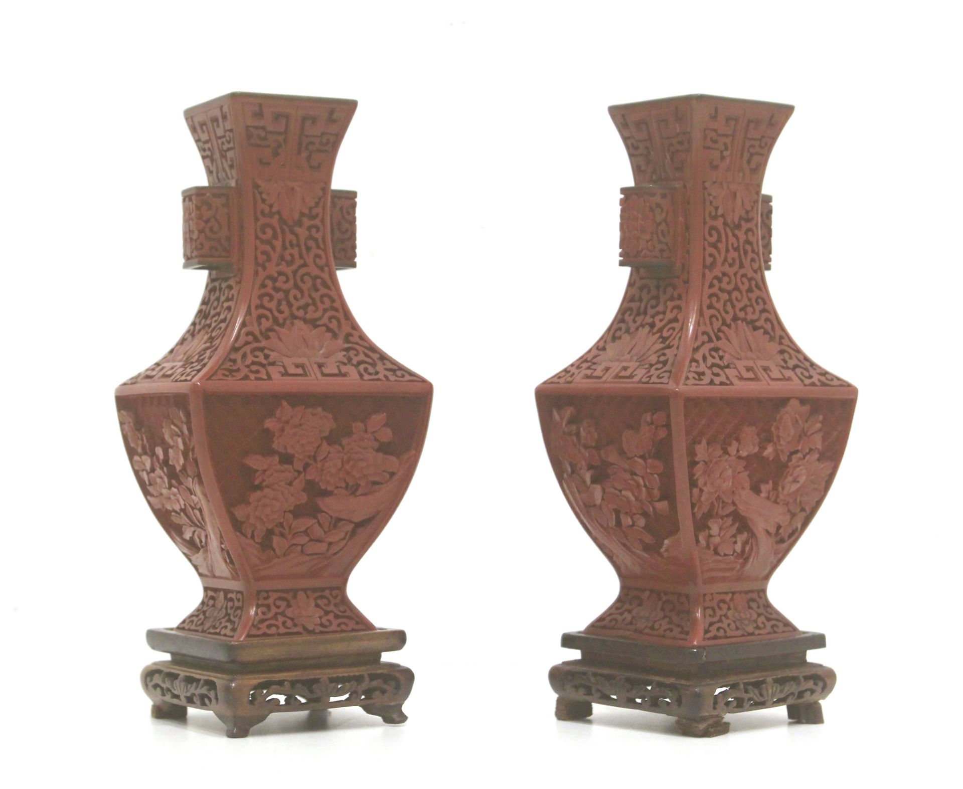 A pair of first half of 20th century Chinese vases in cinnabar lacquer - Image 4 of 12