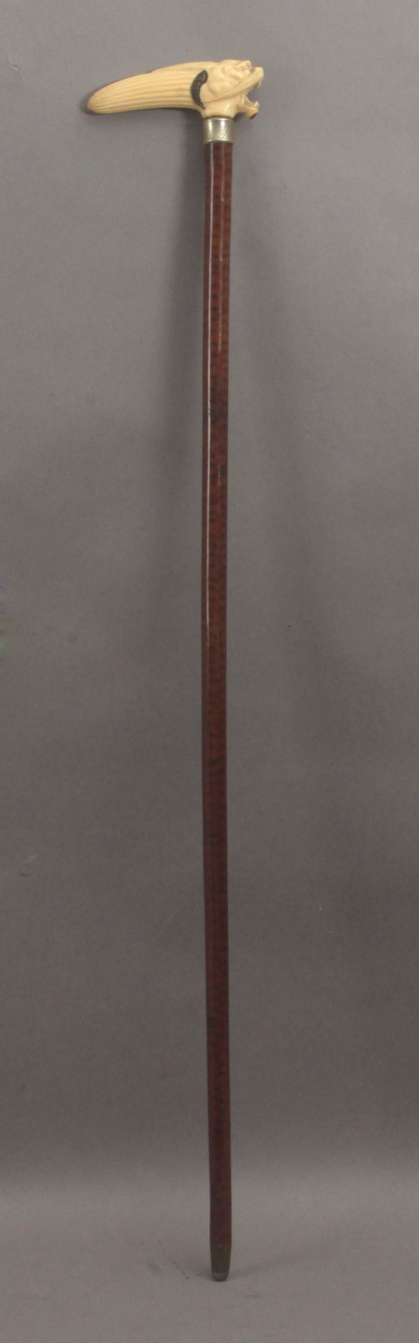 A 19th century walking cane - Image 4 of 7