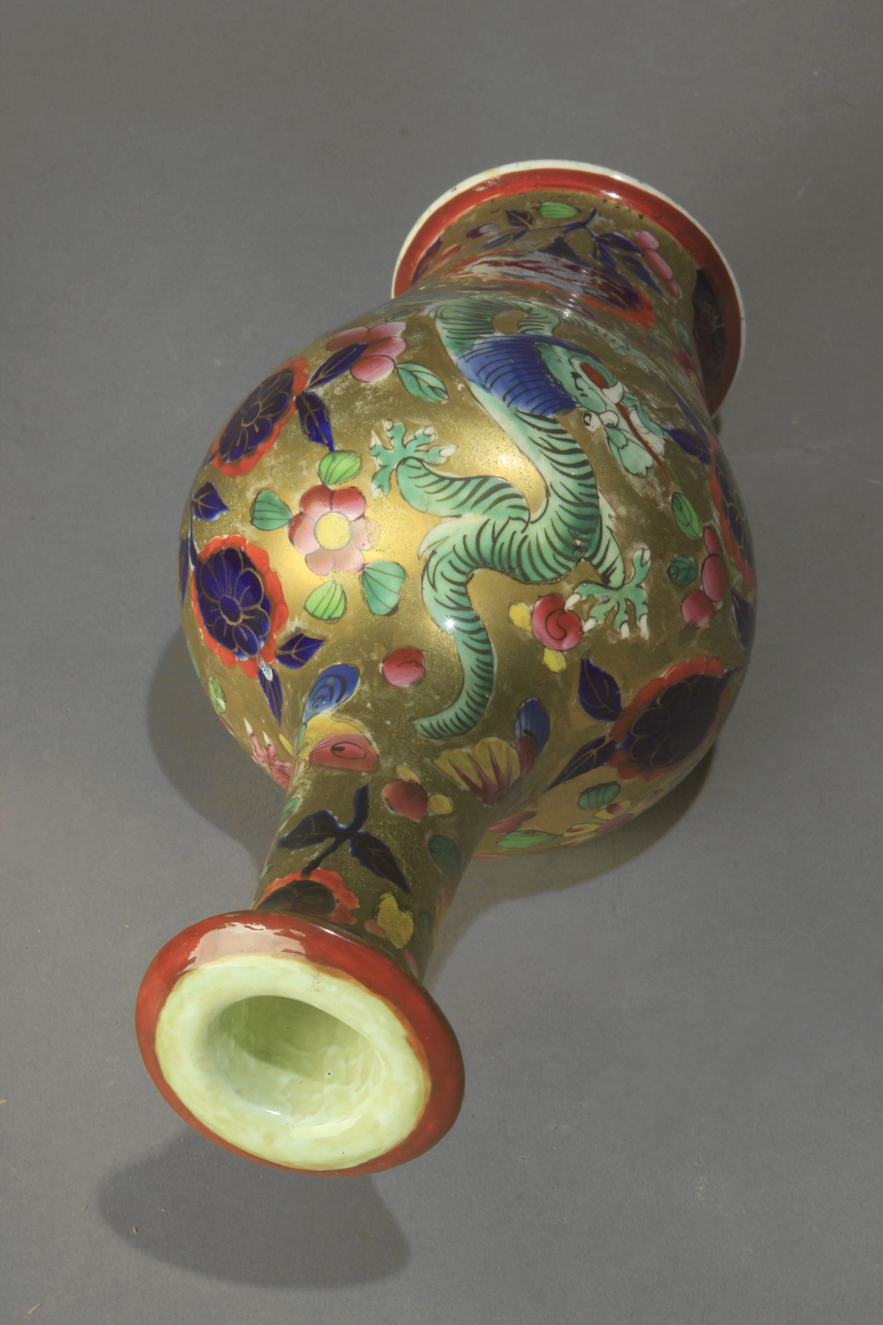 A 20th century Chinese vase - Image 4 of 5