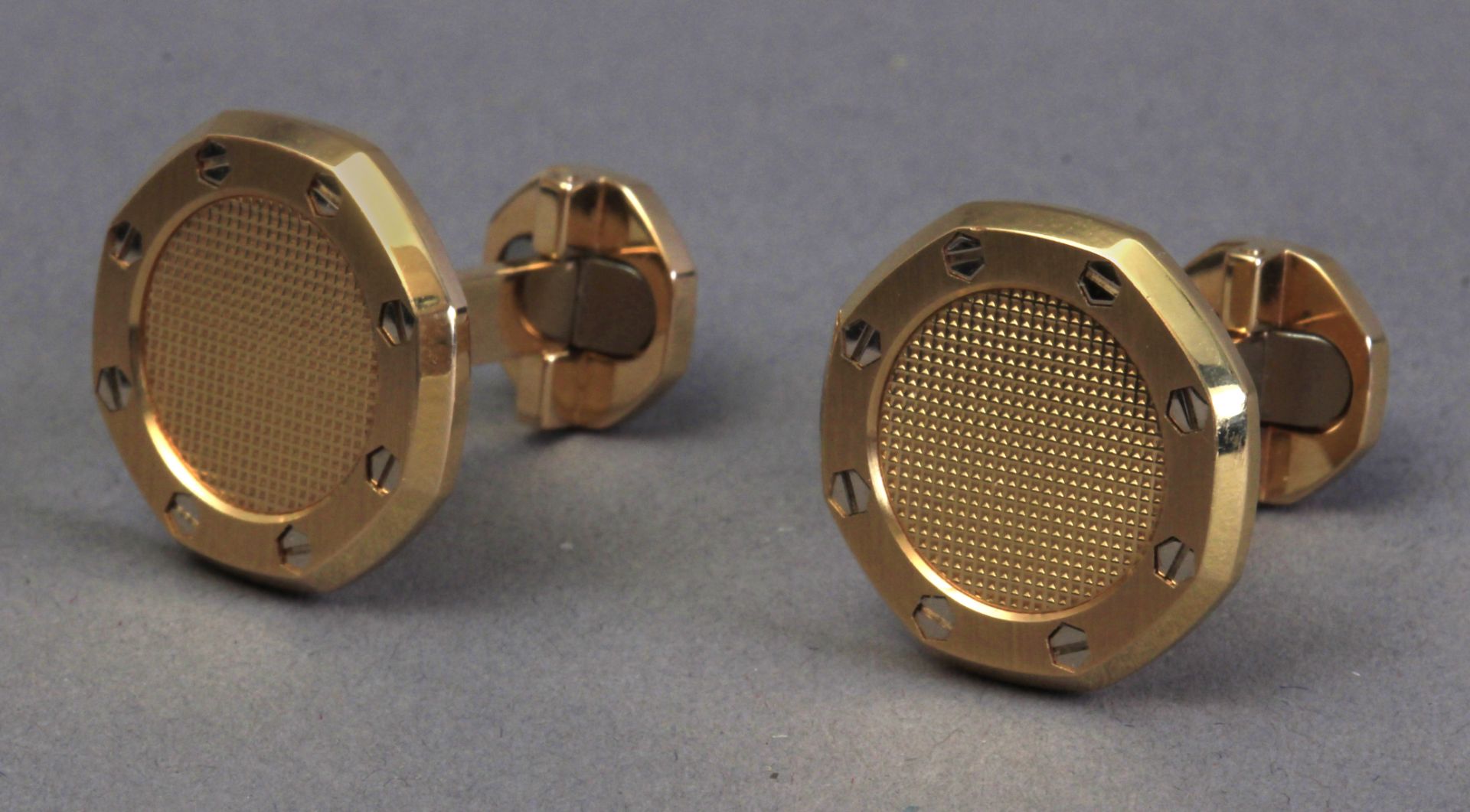 Audemars Piguet. Royal Oak cufflinks in 18k. yellow gold - Image 4 of 4