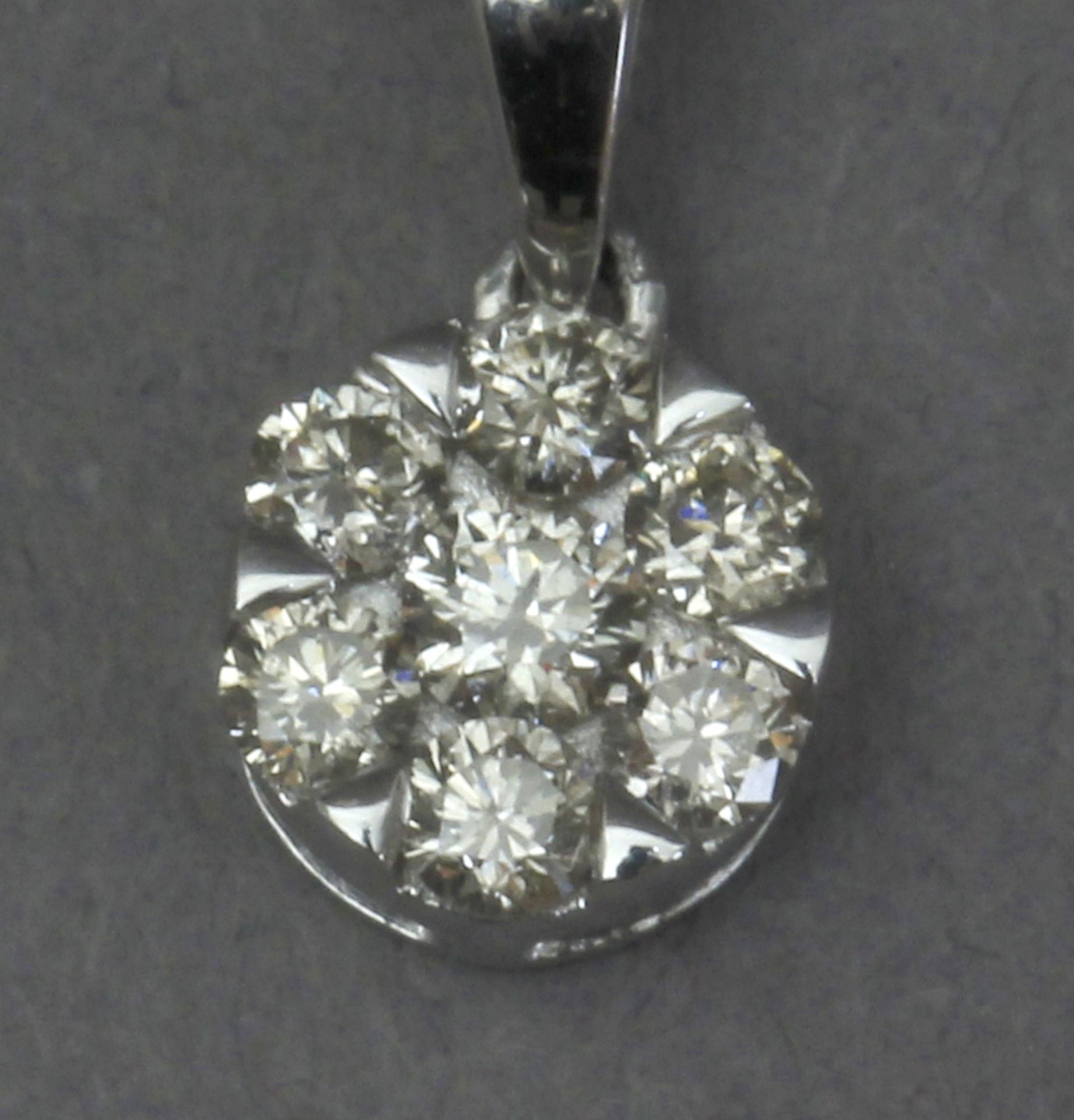 A diamond cluster pendant and 18k. white gold chain - Image 4 of 4