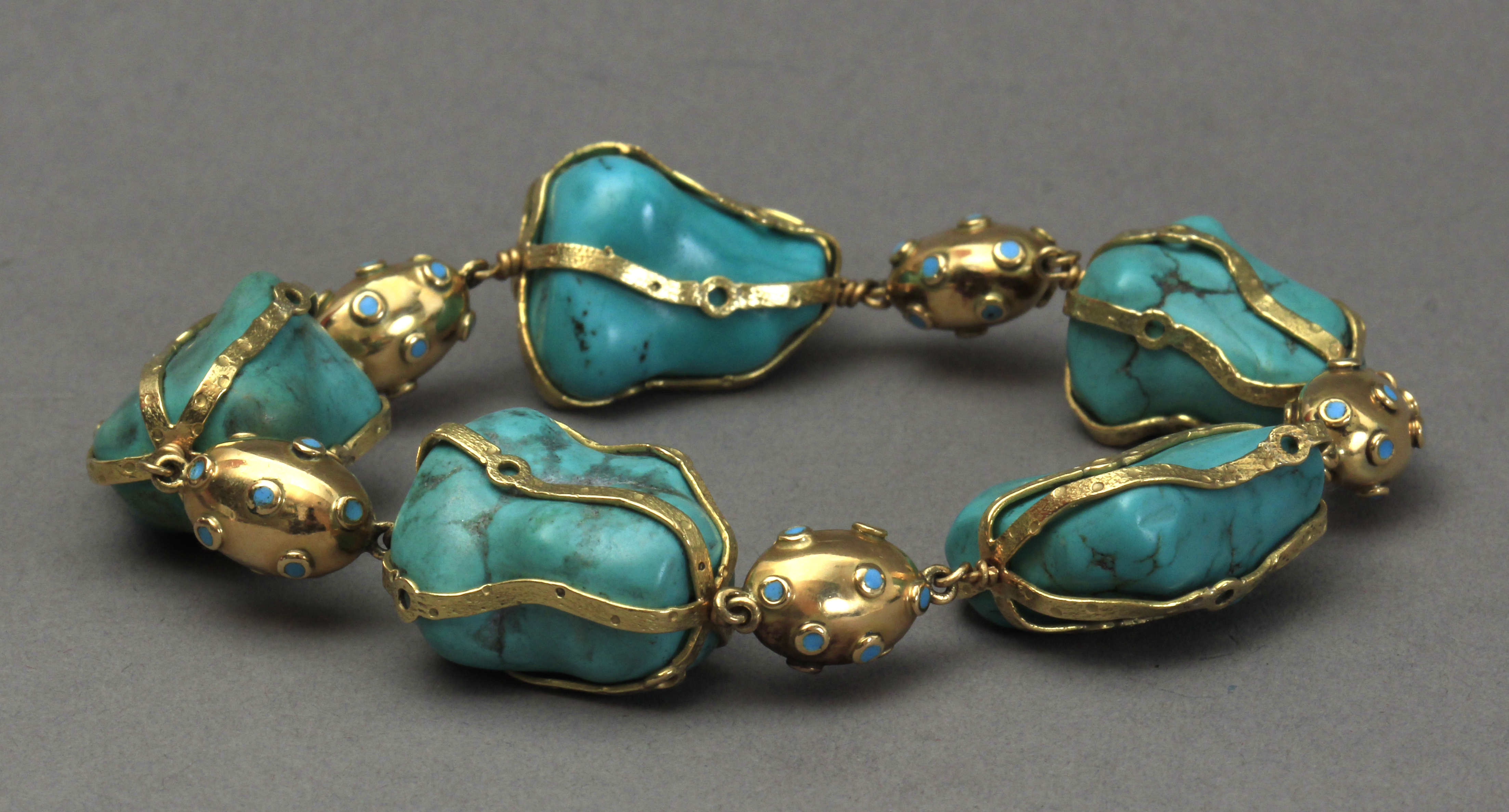 A rough turquoise beads and 18k. yellow gold bracelet - Image 3 of 3