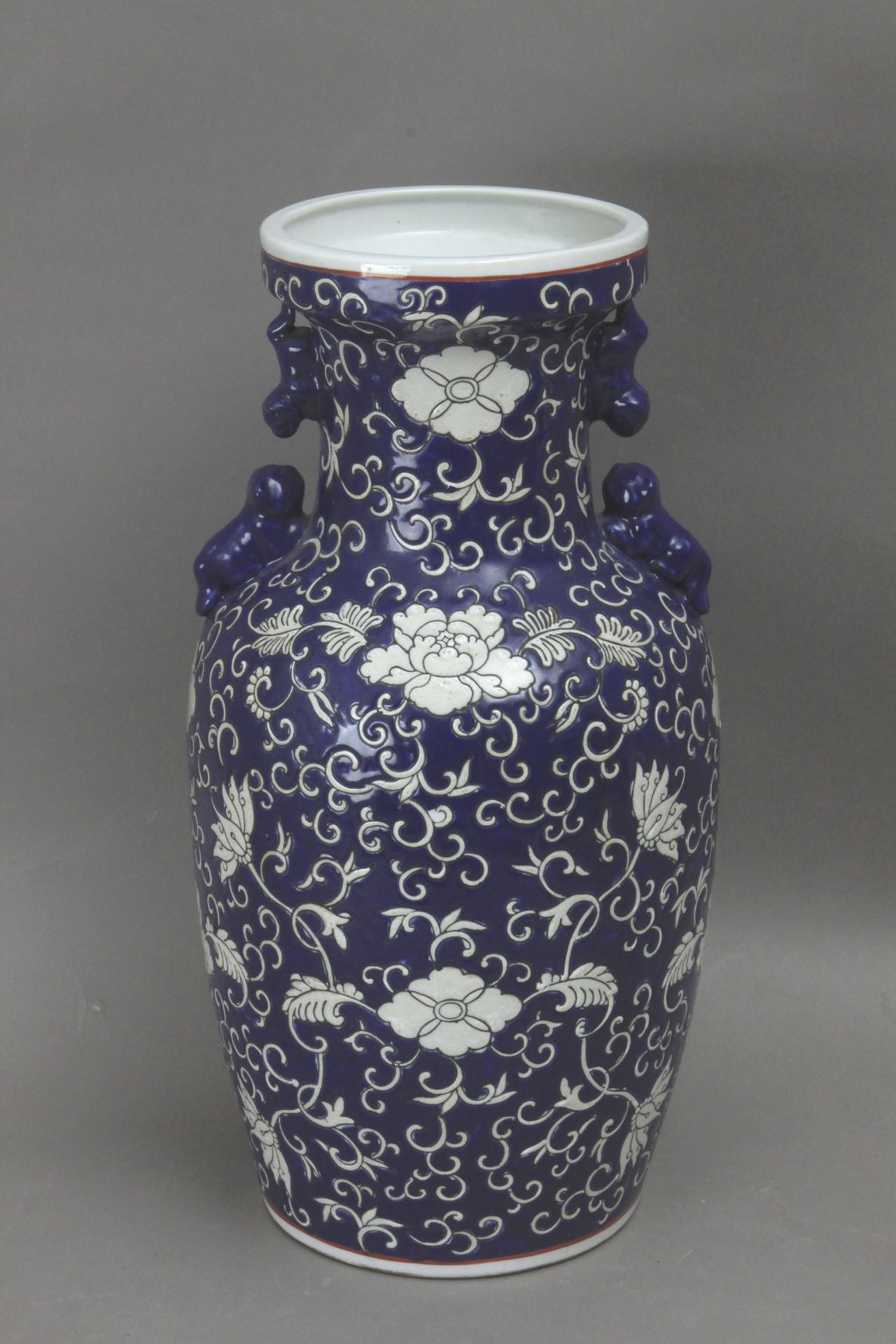 A 20th century Chinese vase