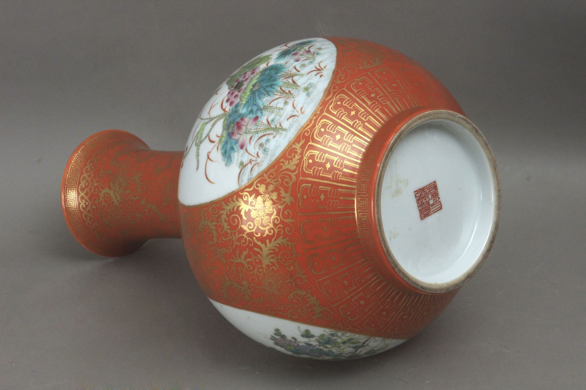A 19th century Chinese Tianqiuping vase - Bild 3 aus 3