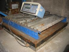 Salter Check Roller Weigher Mounted, on concrete b