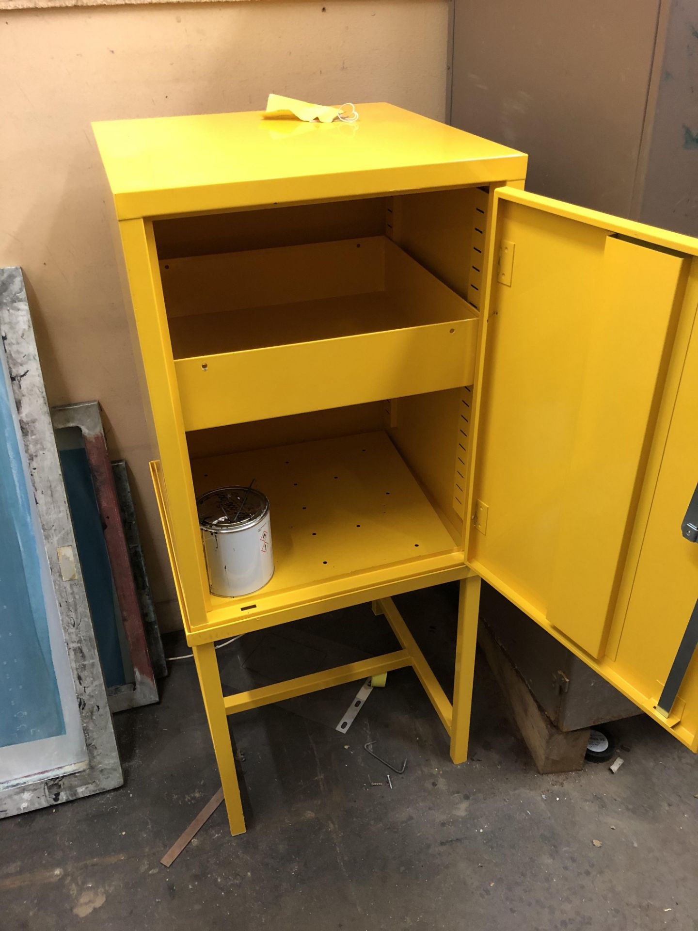 Single Door Flammables Cabinet, with steel stand - Image 2 of 2