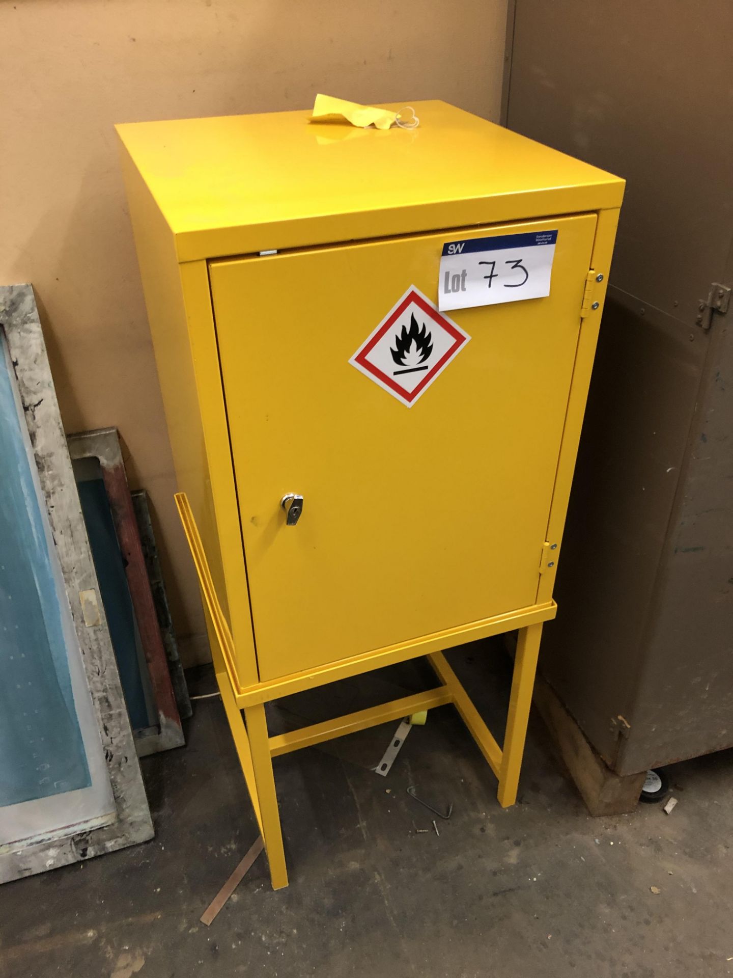 Single Door Flammables Cabinet, with steel stand