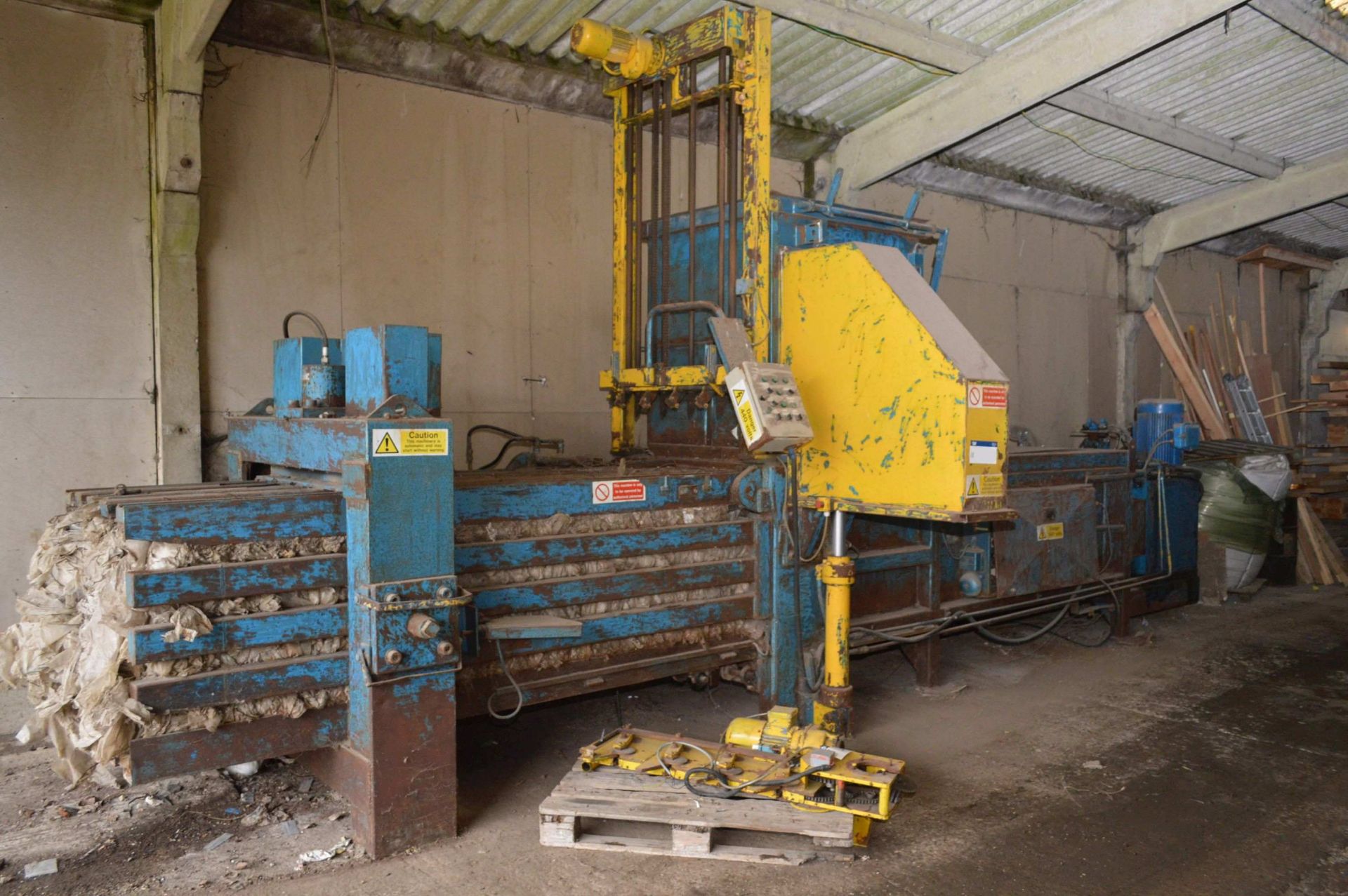 BV Machinefabriek BOA CONTINU 25LB 6K CONTINUOUS BALING PRESS, serial no. 82-06-08, year of