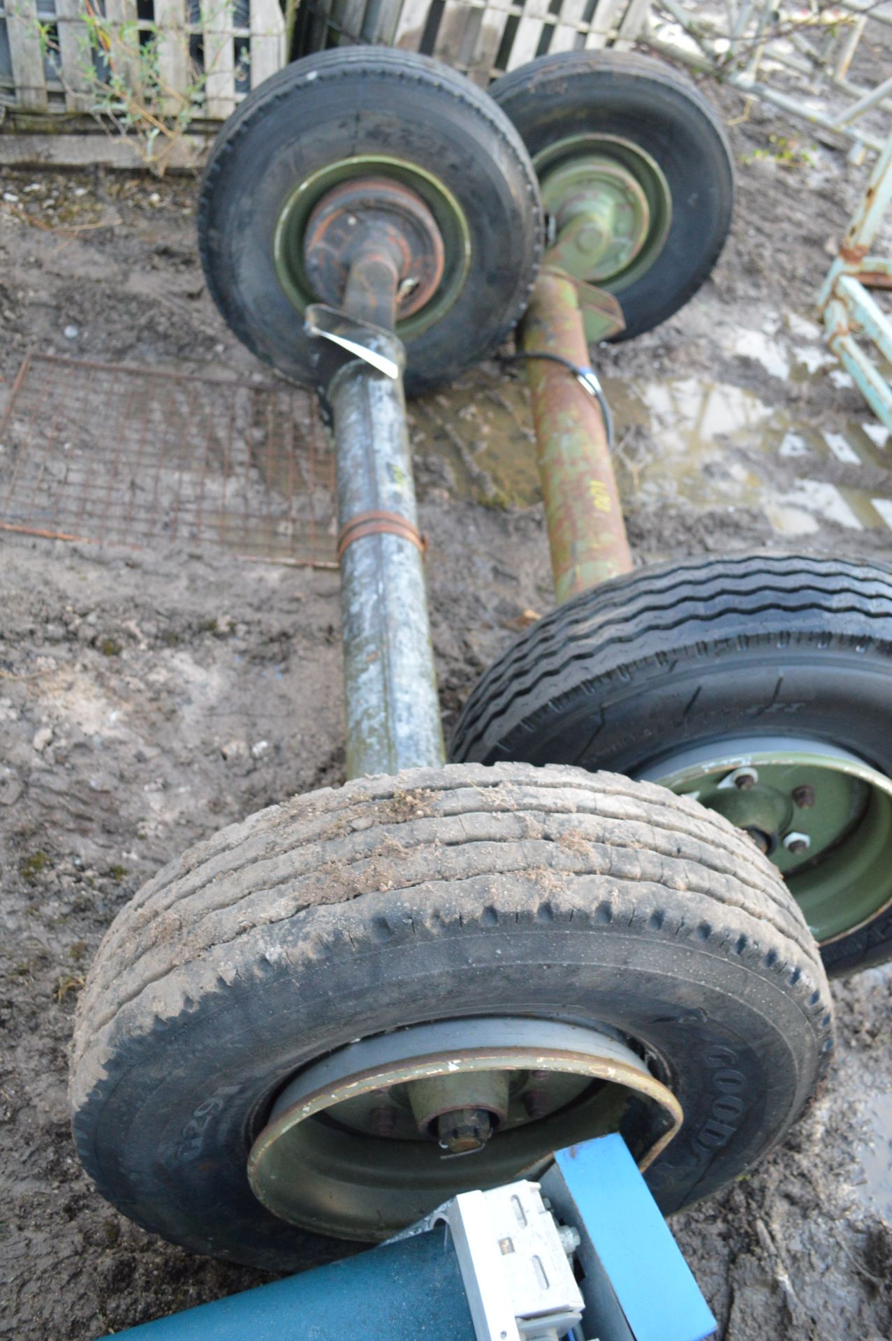 Axle, with wheels and tyres, 1.65m wide on mountin - Image 3 of 3