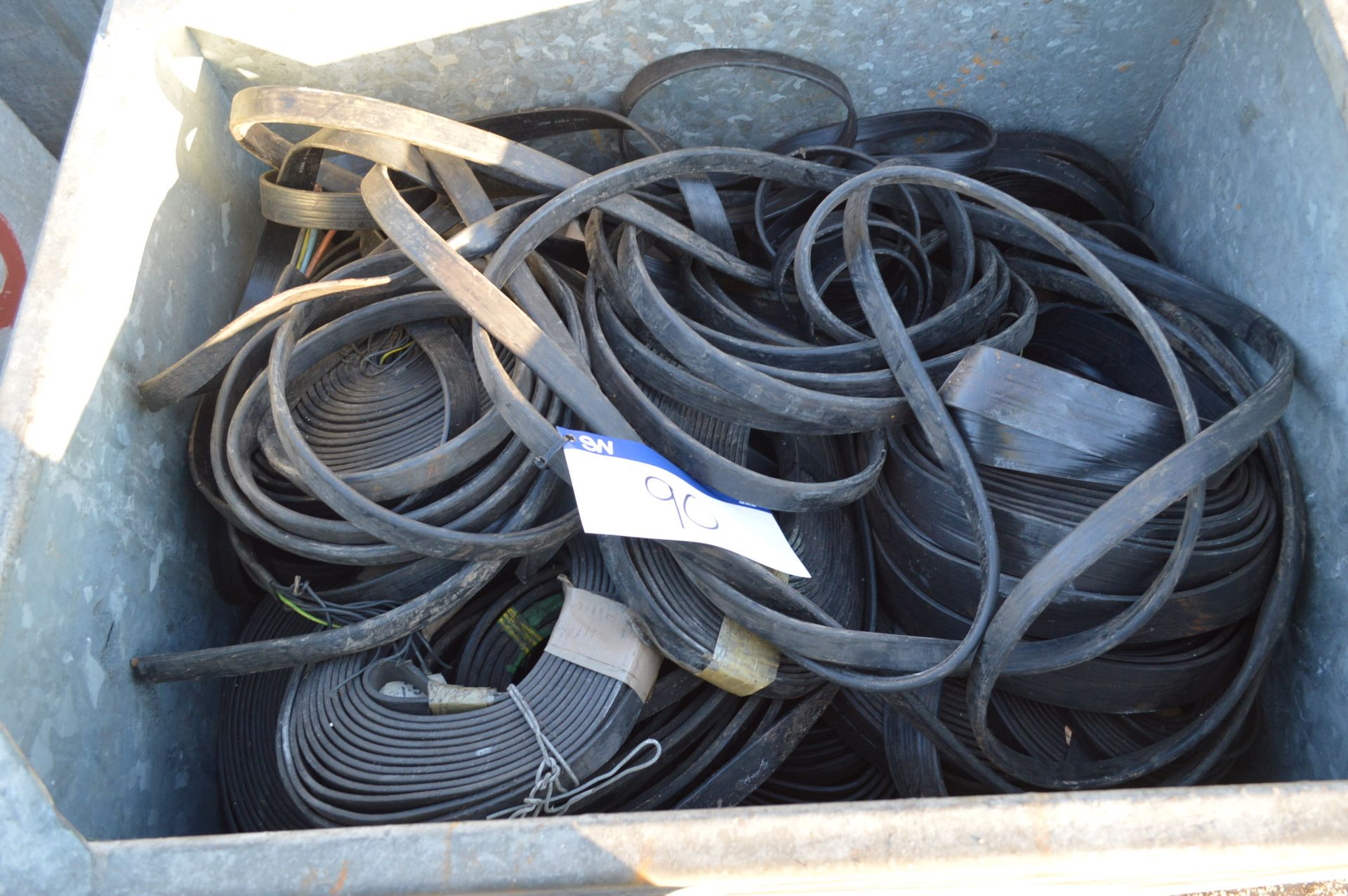 Assorted Eight & Four Core Flat Copper Cable, in s - Image 2 of 2