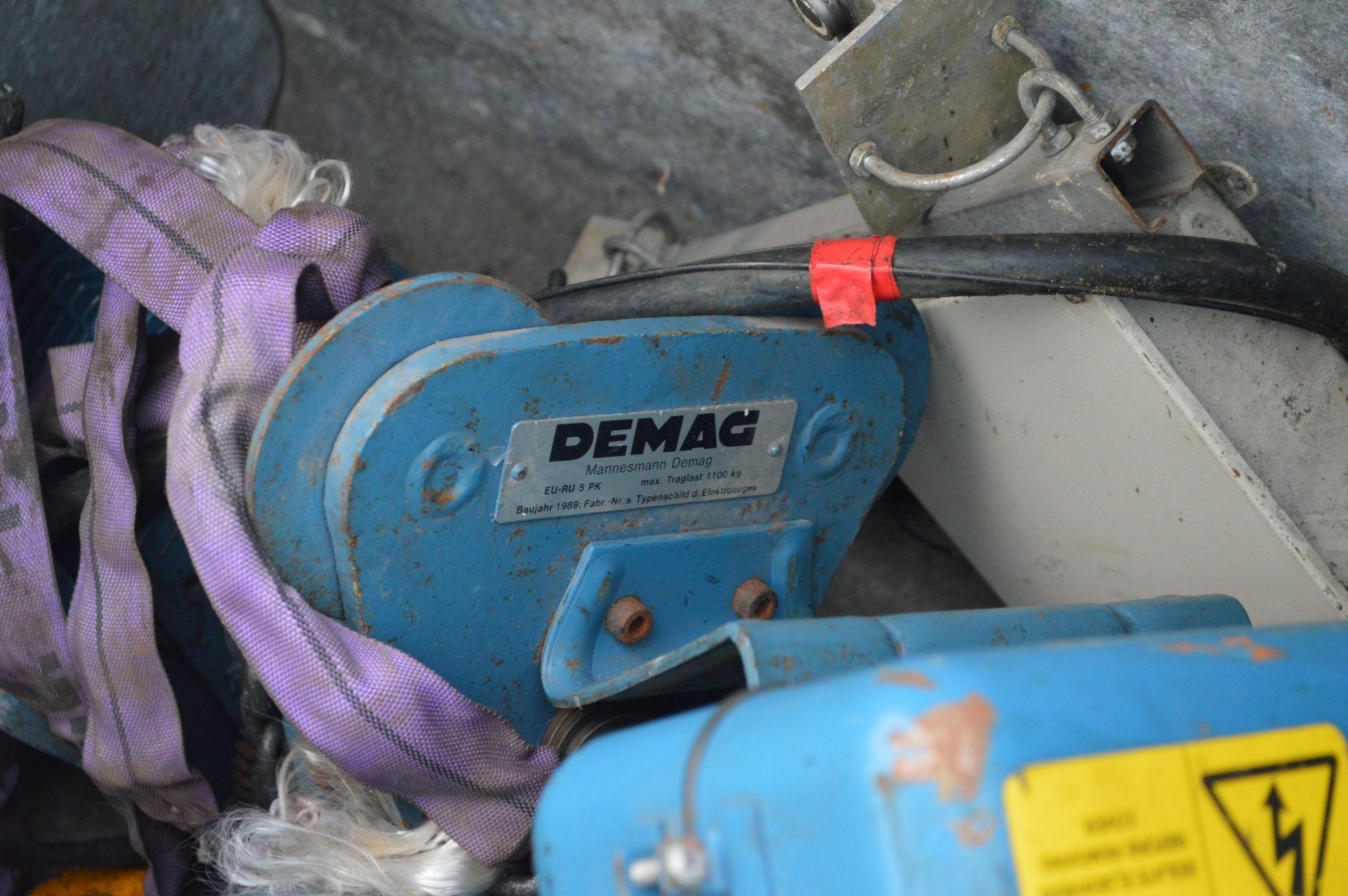 Demag 1000kg Electric Chain Block, with four wheel - Image 3 of 6