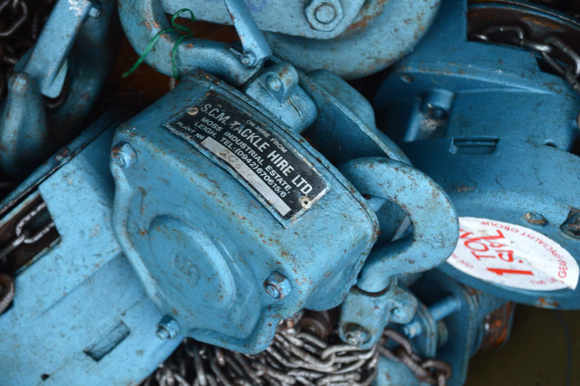 Mainly 1 ton SWL Chain Blocks, in steel missile bo - Image 4 of 4