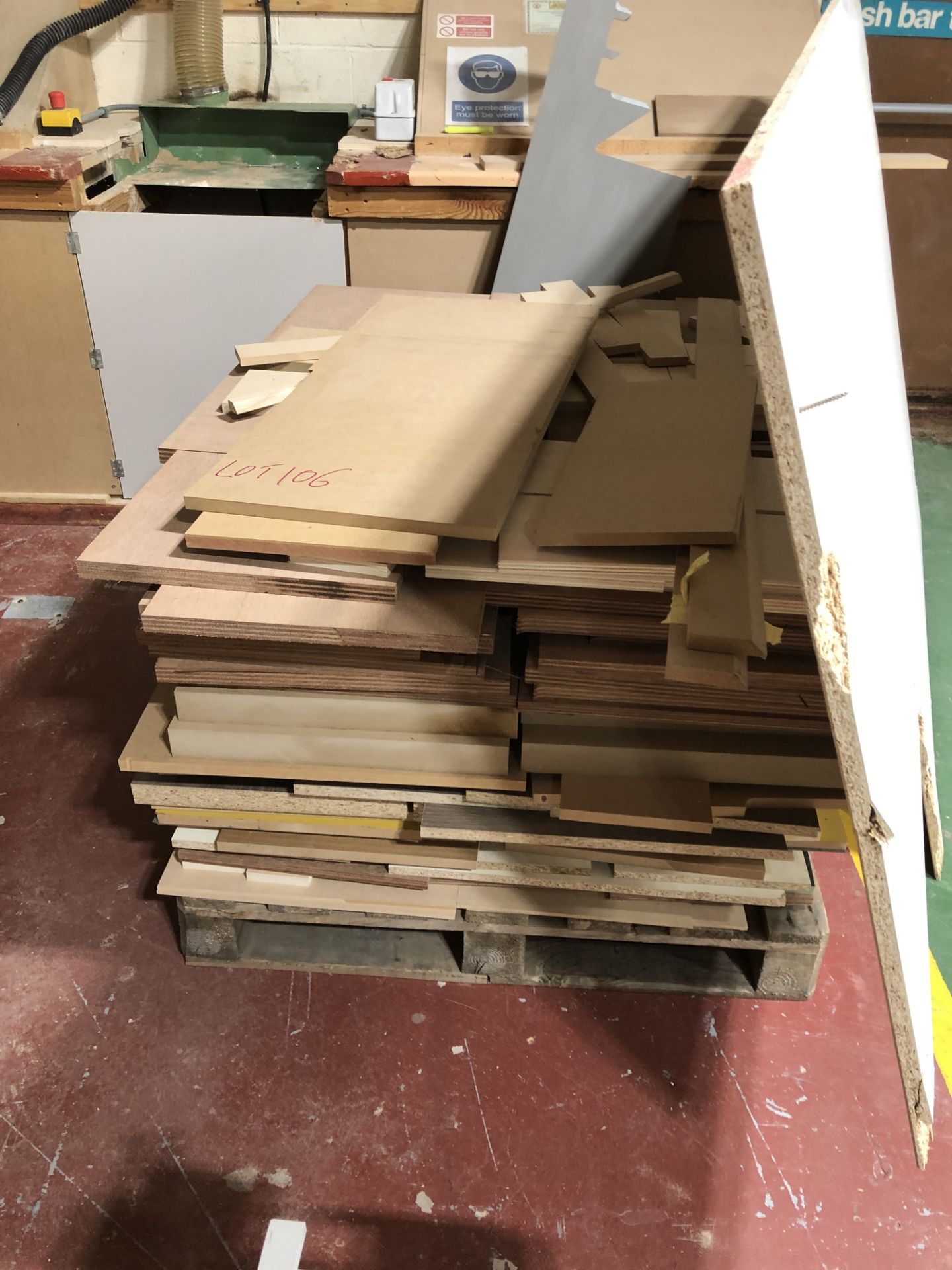 Various Cut to Size MDF Battens and Profile and Chipboard Components on 5 Pallets - Image 10 of 11