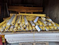 Quantity of 110v 5’ Fluorescent Work Lights (Known to Require Attention)