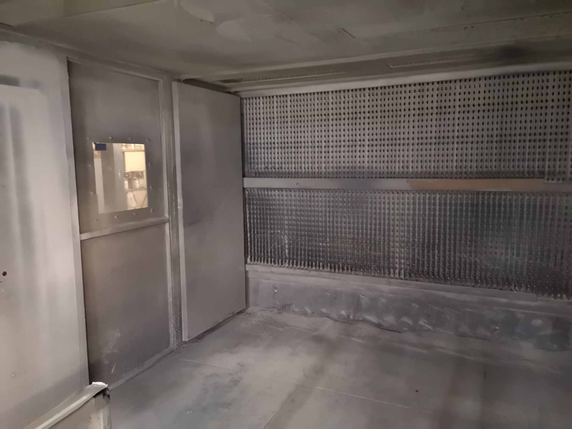 Galvanised Steel Sectional Dry Back Spray Booth - Image 3 of 5