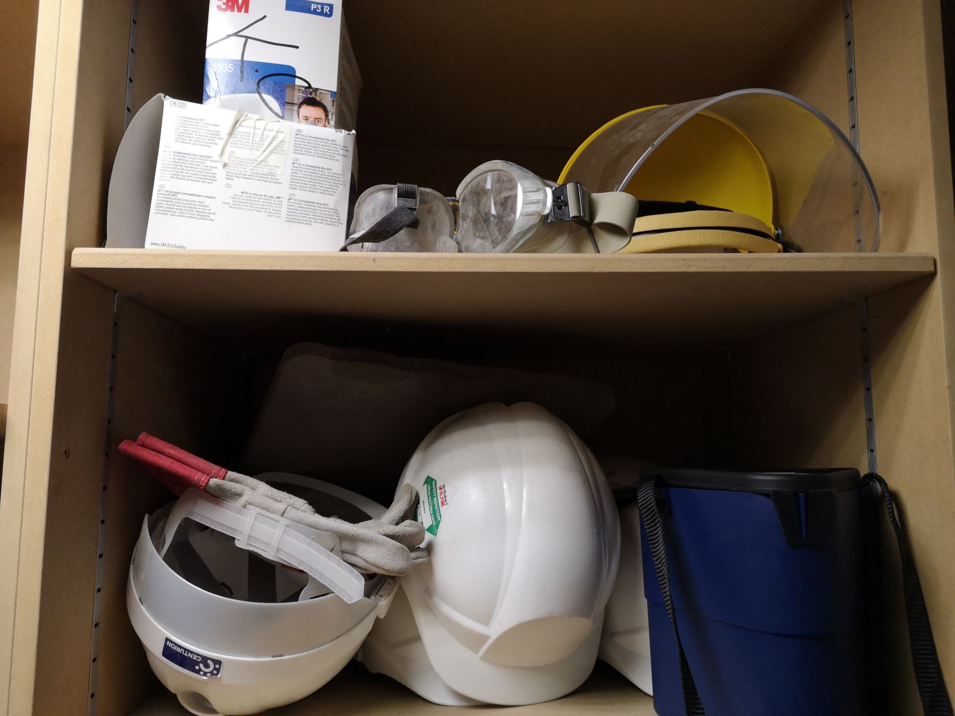 Quantity of PPE In One Bay of Shelving - Image 4 of 4