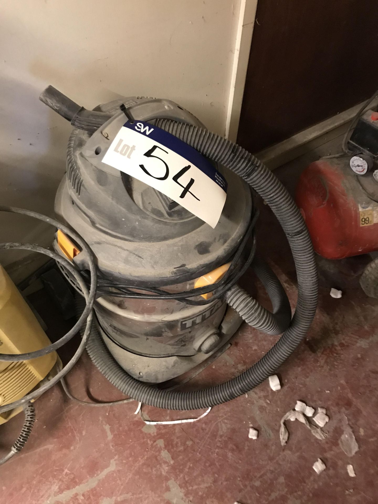 Titan Industrial Vacuum Cleaner